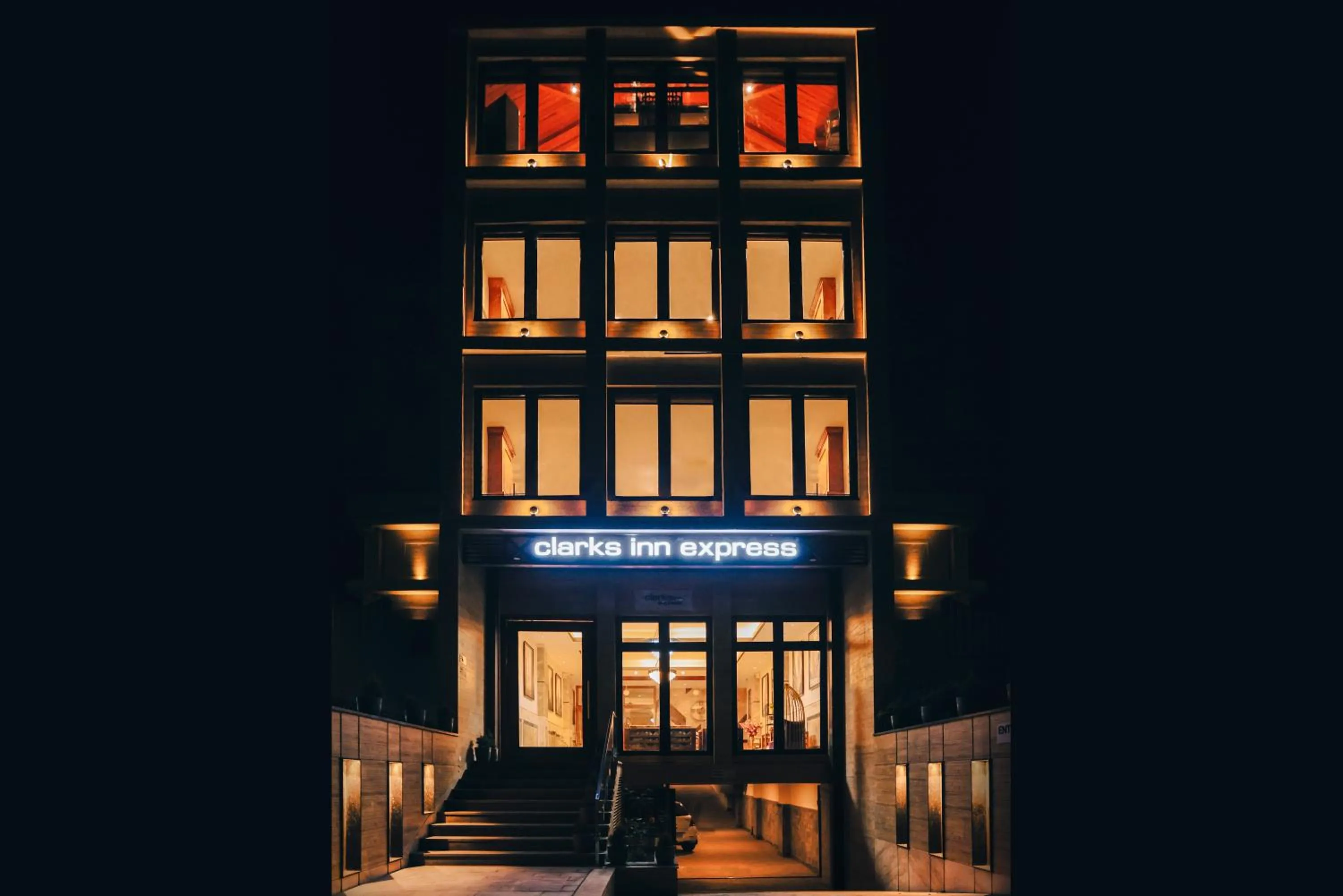Facade/entrance in Clarks Inn Express, Dehradun
