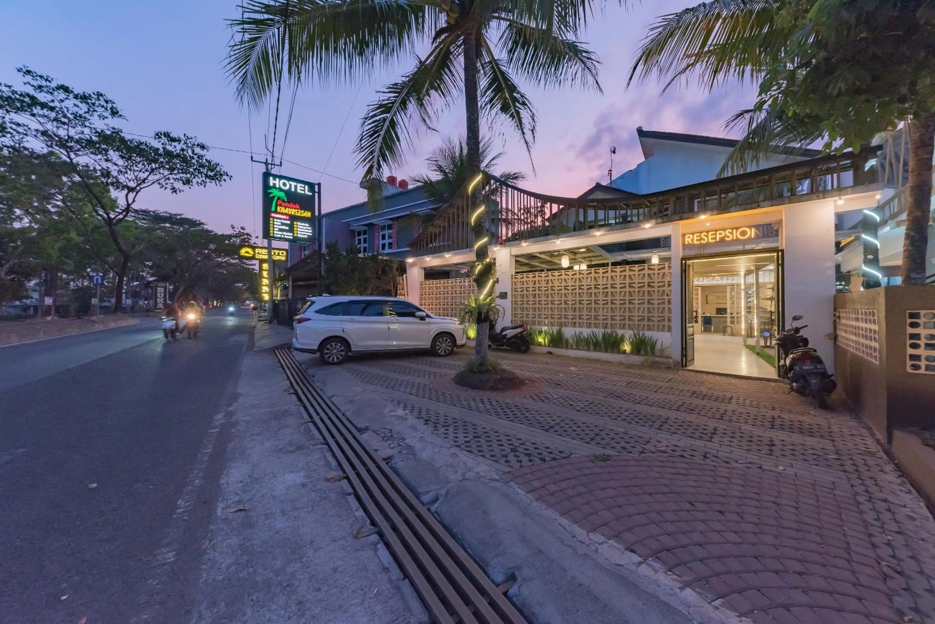 Property building in Urbanview Hotel Khayrizsan Tasikmalaya by RedDoorz