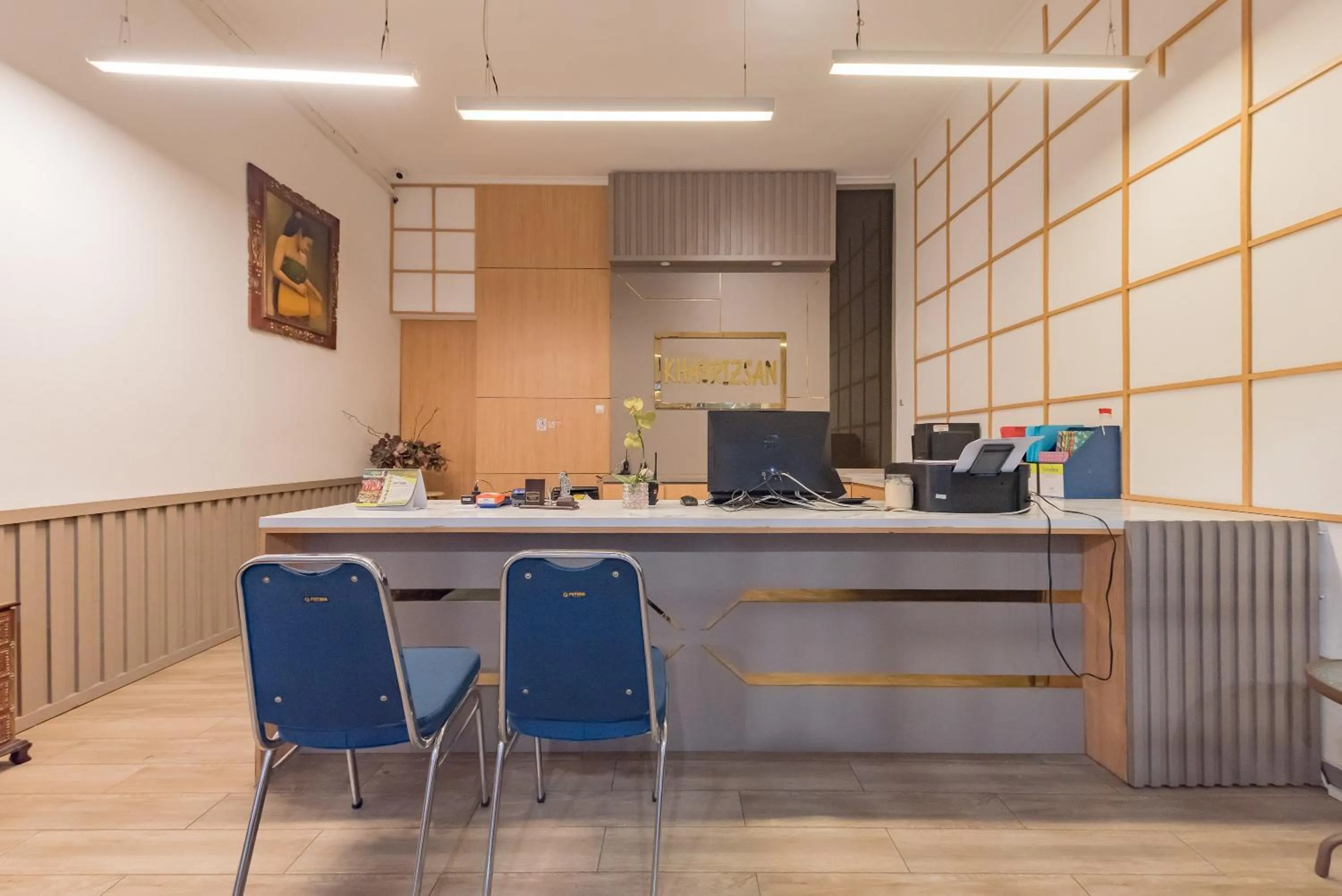 Lobby or reception in Urbanview Hotel Khayrizsan Tasikmalaya by RedDoorz