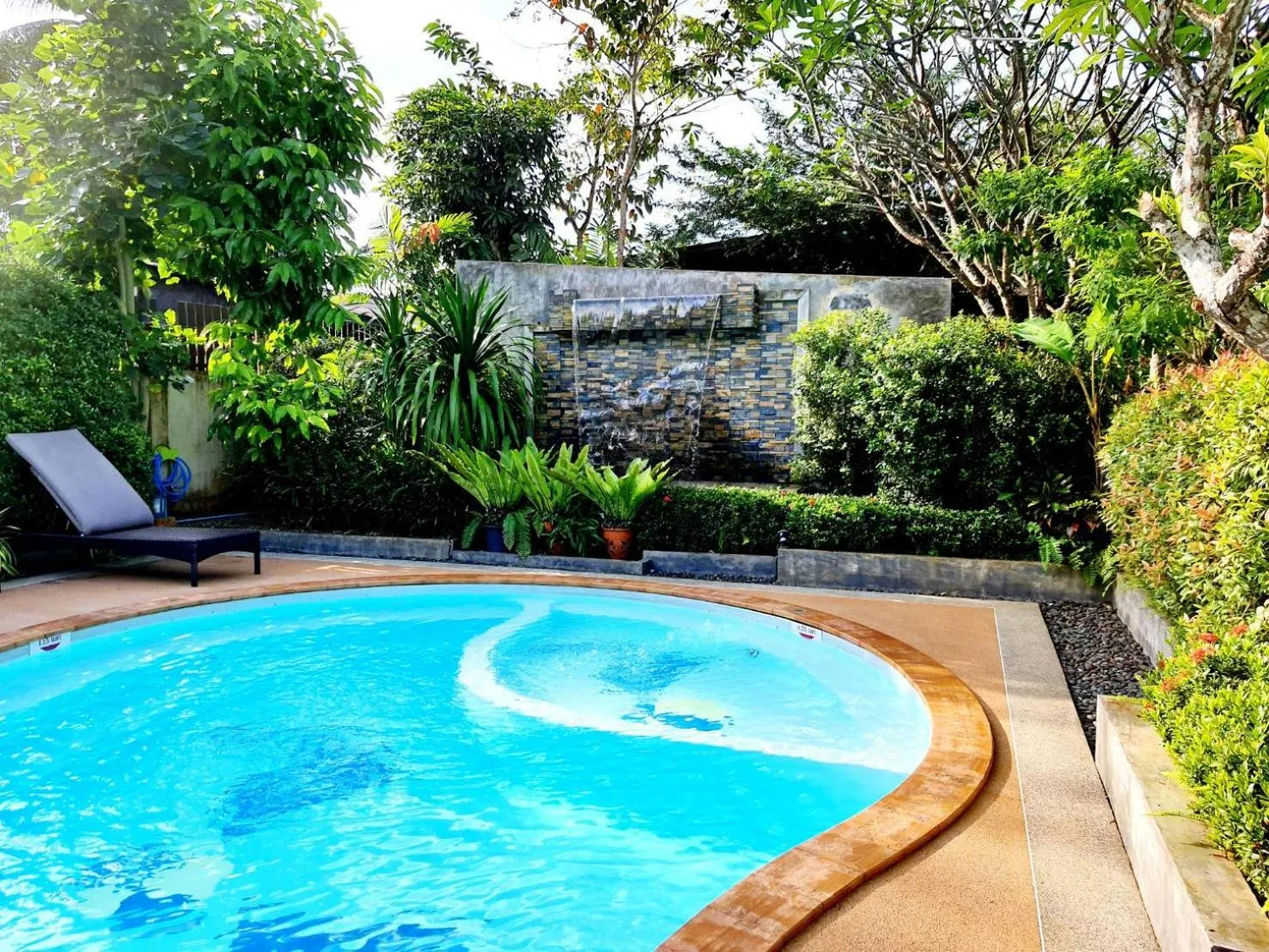 Swimming pool in Areeya Phubeach Resort Coliving Coworking