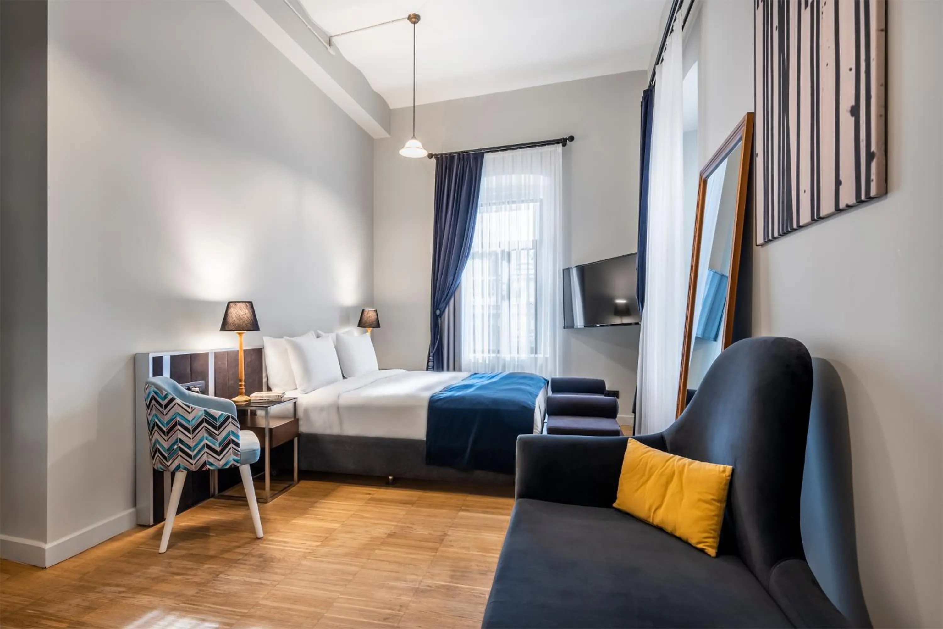 Bed in DeCamondo Residence