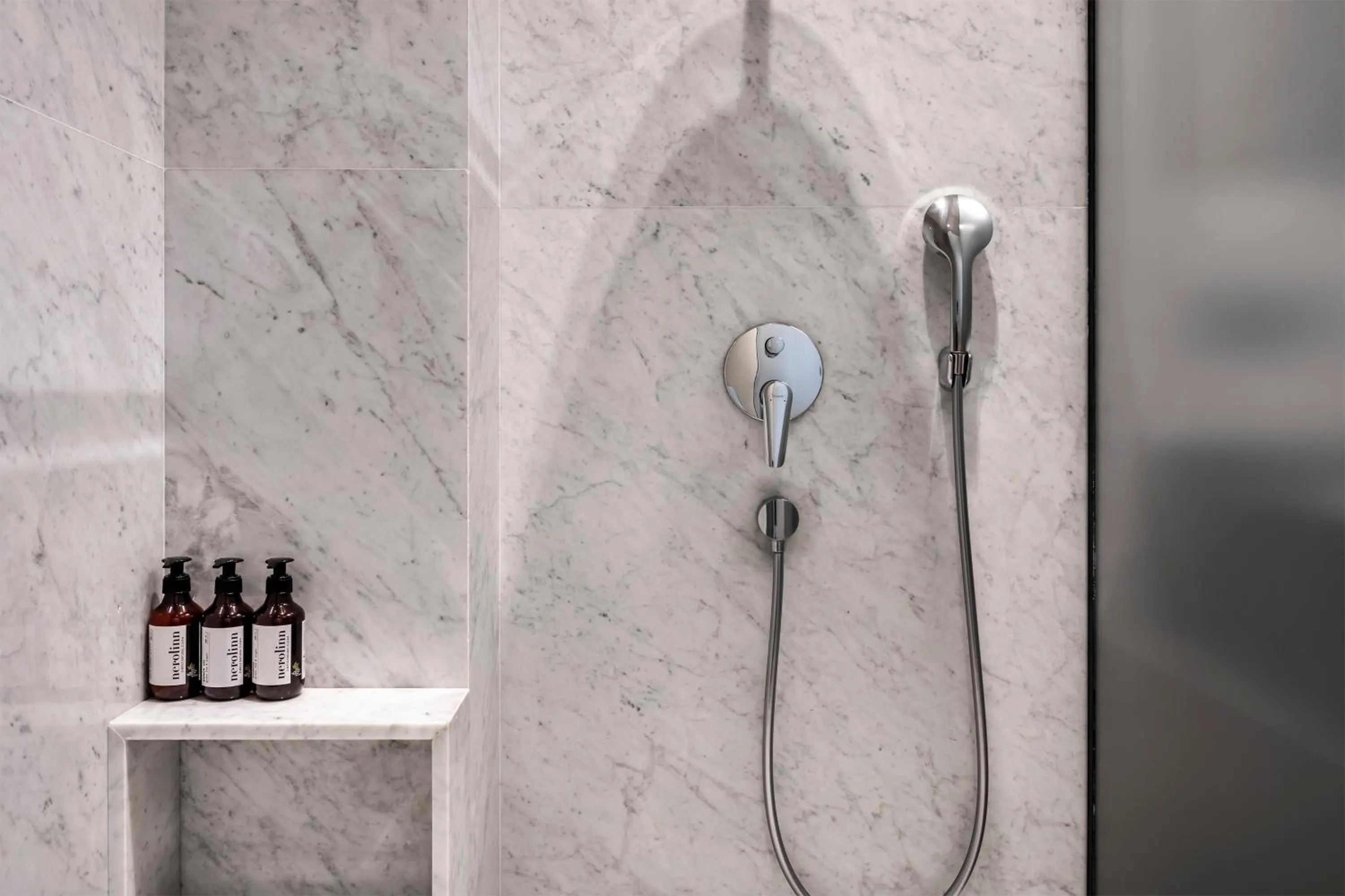 Shower in DeCamondo Residence