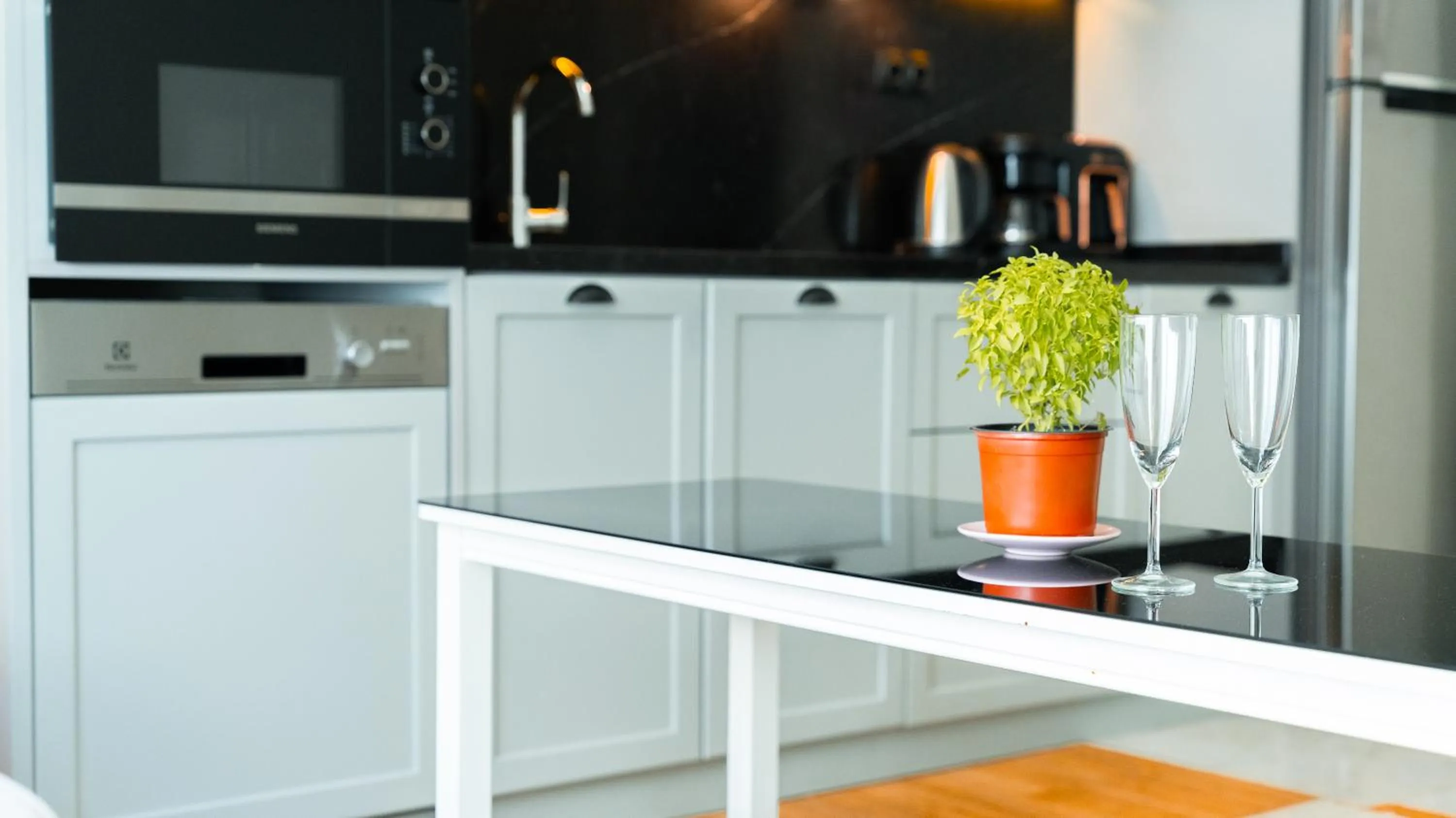 Kitchen or kitchenette in DeCamondo Residence