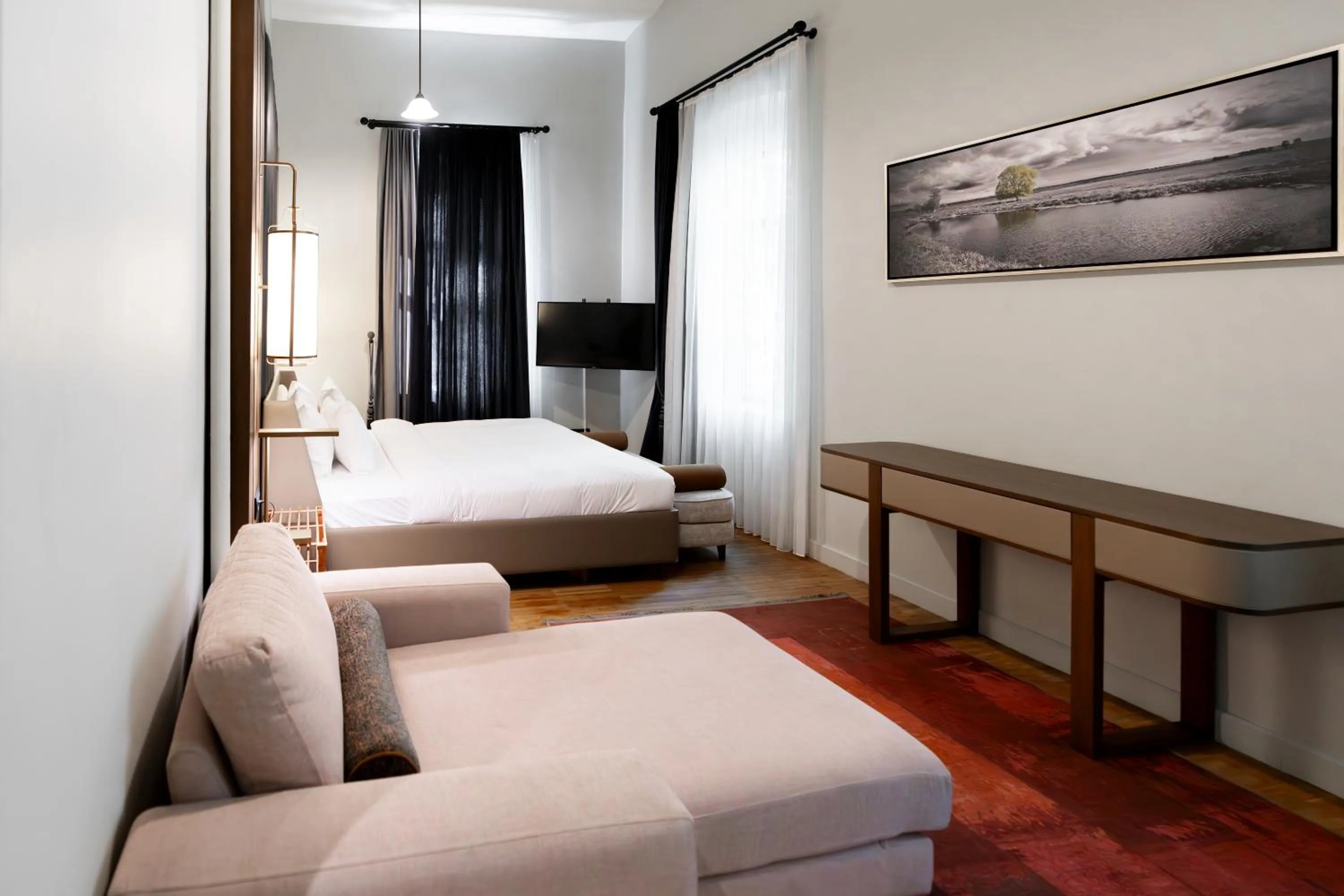 City view, Bed in DeCamondo Residence