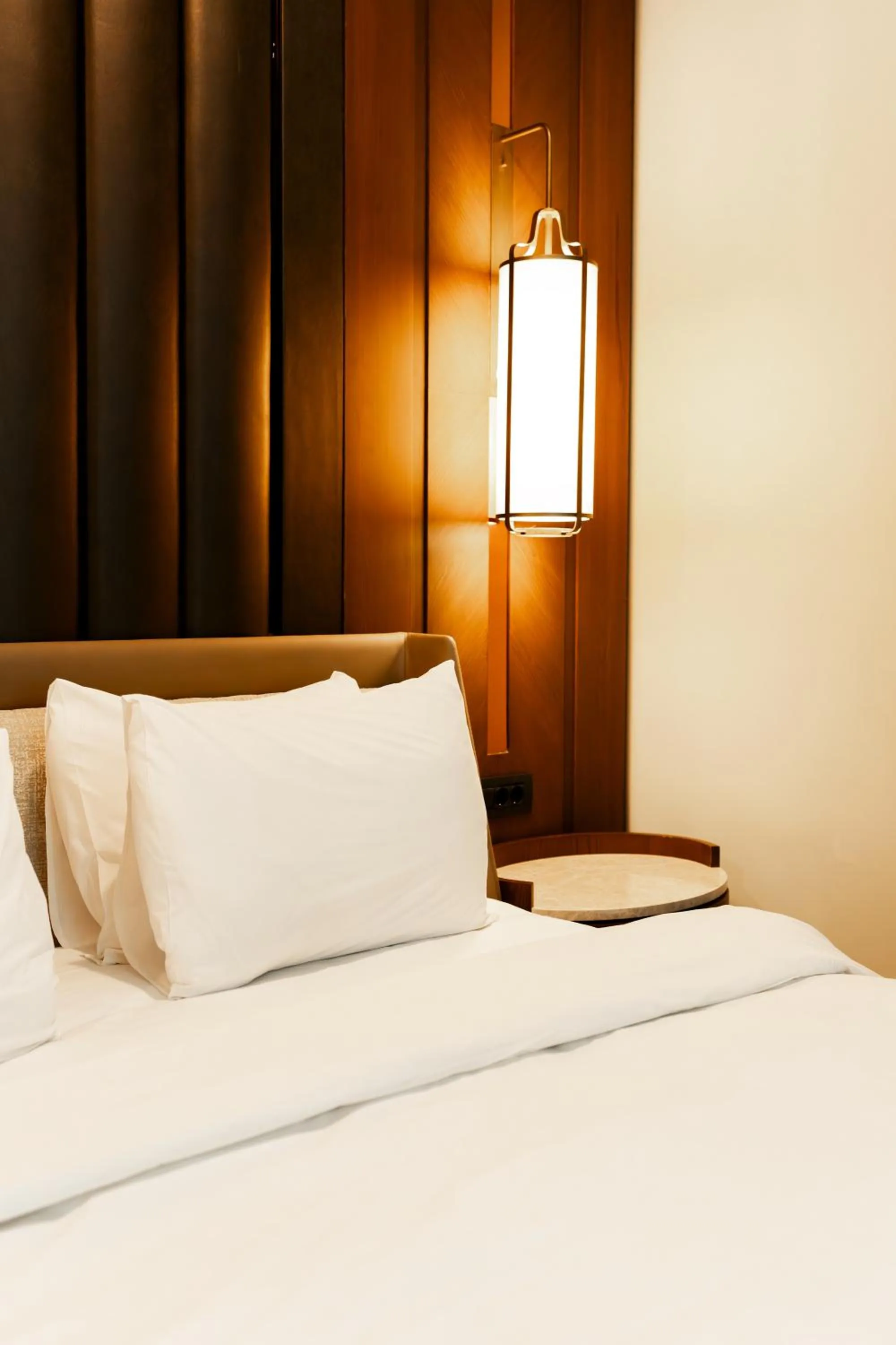 Bed in DeCamondo Residence