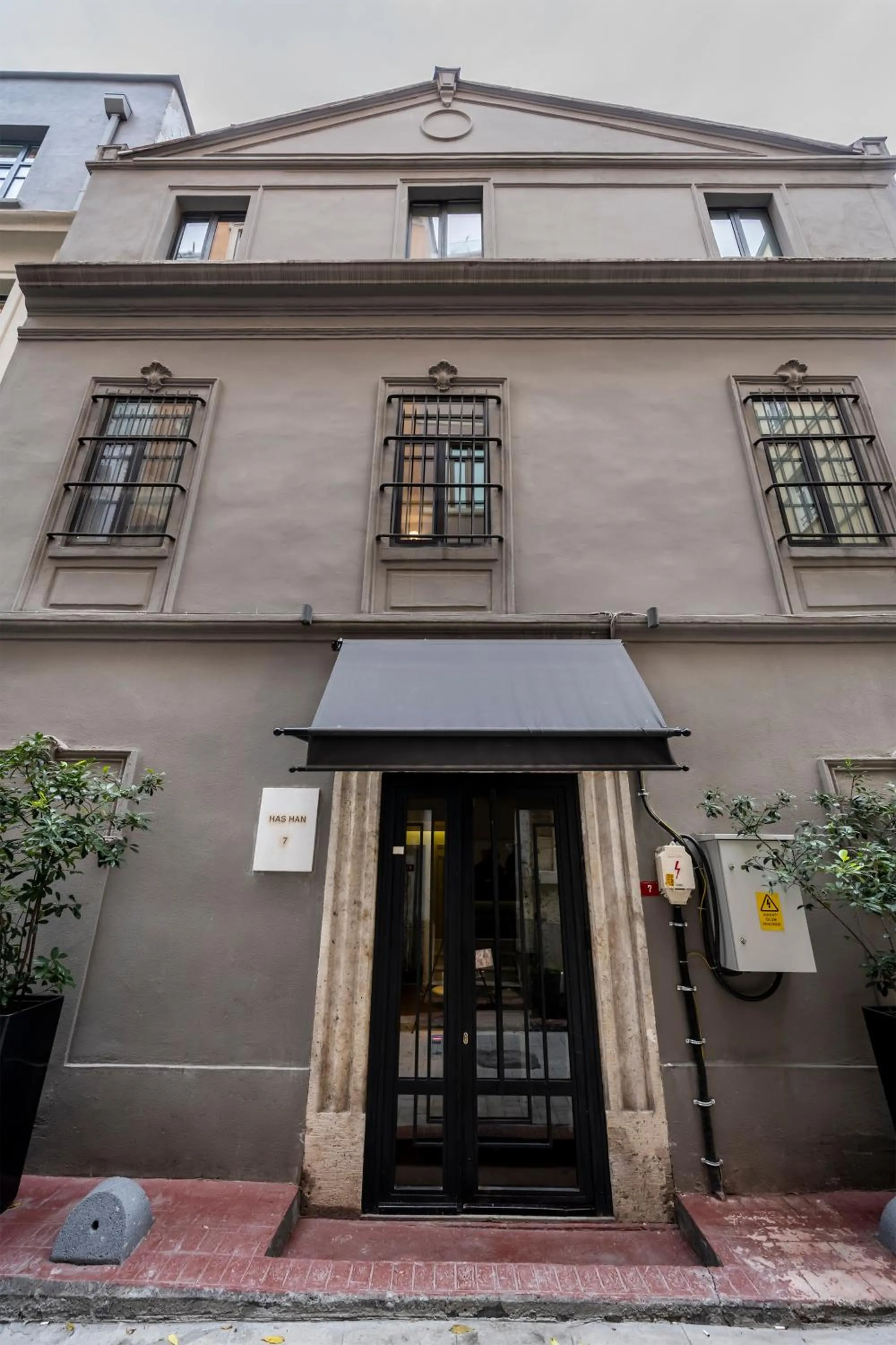 Property building in DeCamondo Residence