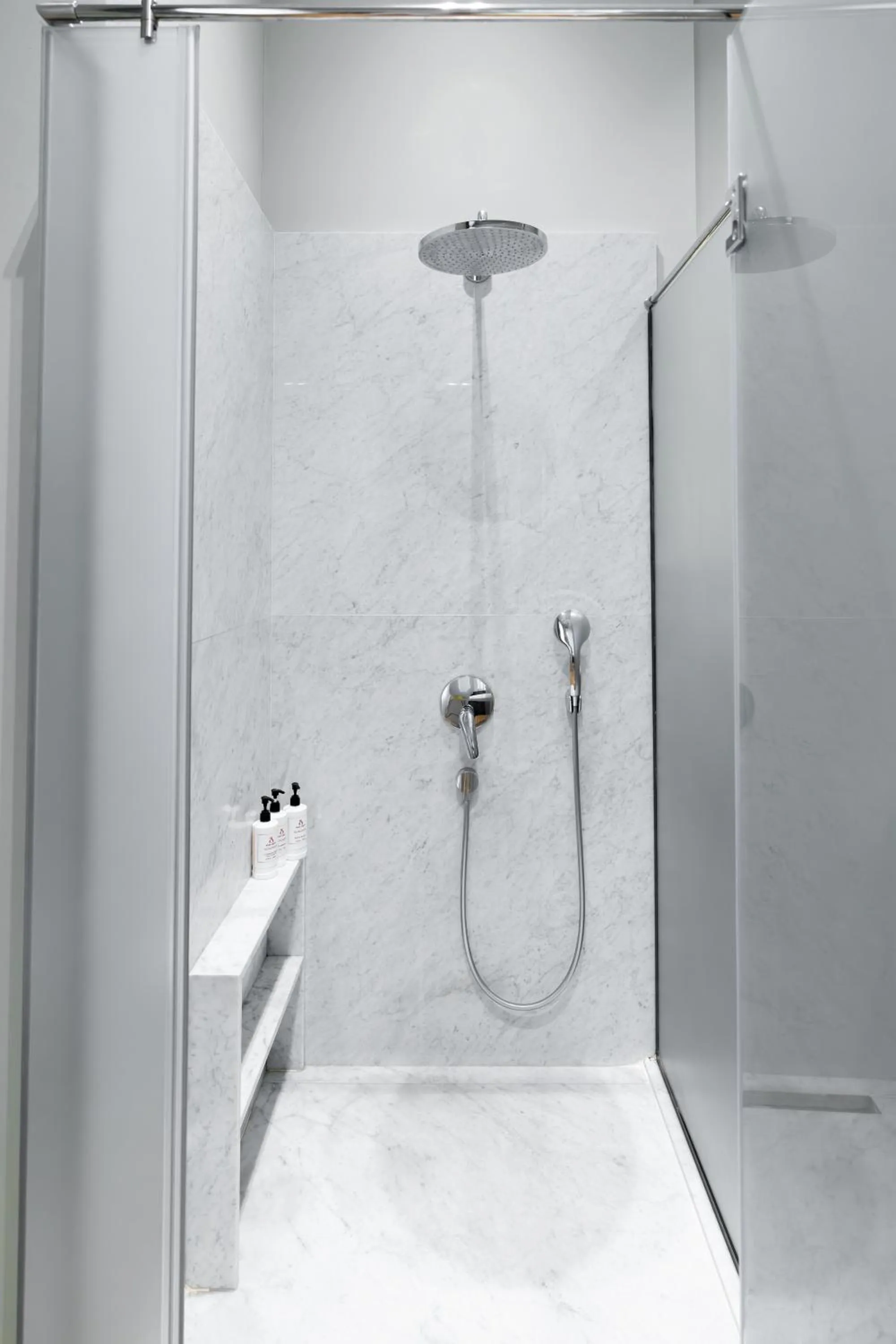 Shower in DeCamondo Residence