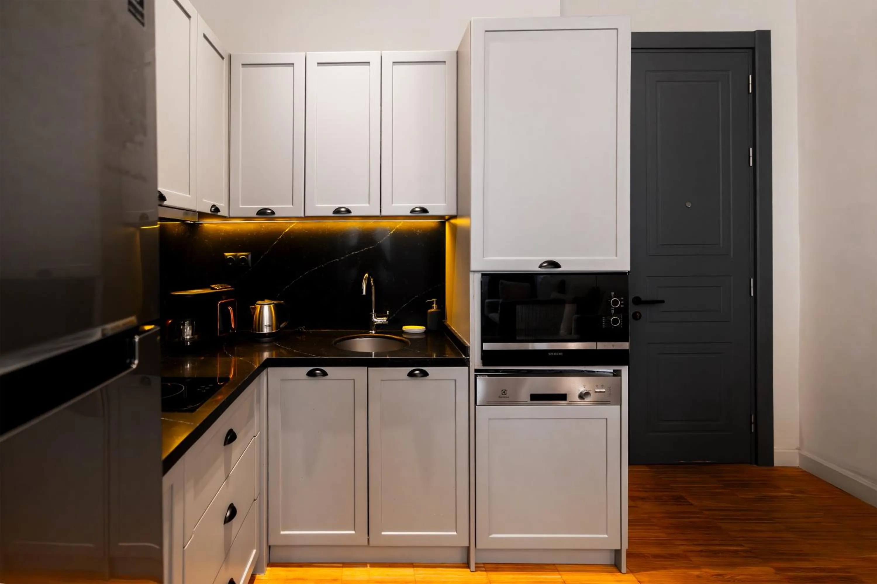 Kitchen or kitchenette in DeCamondo Residence