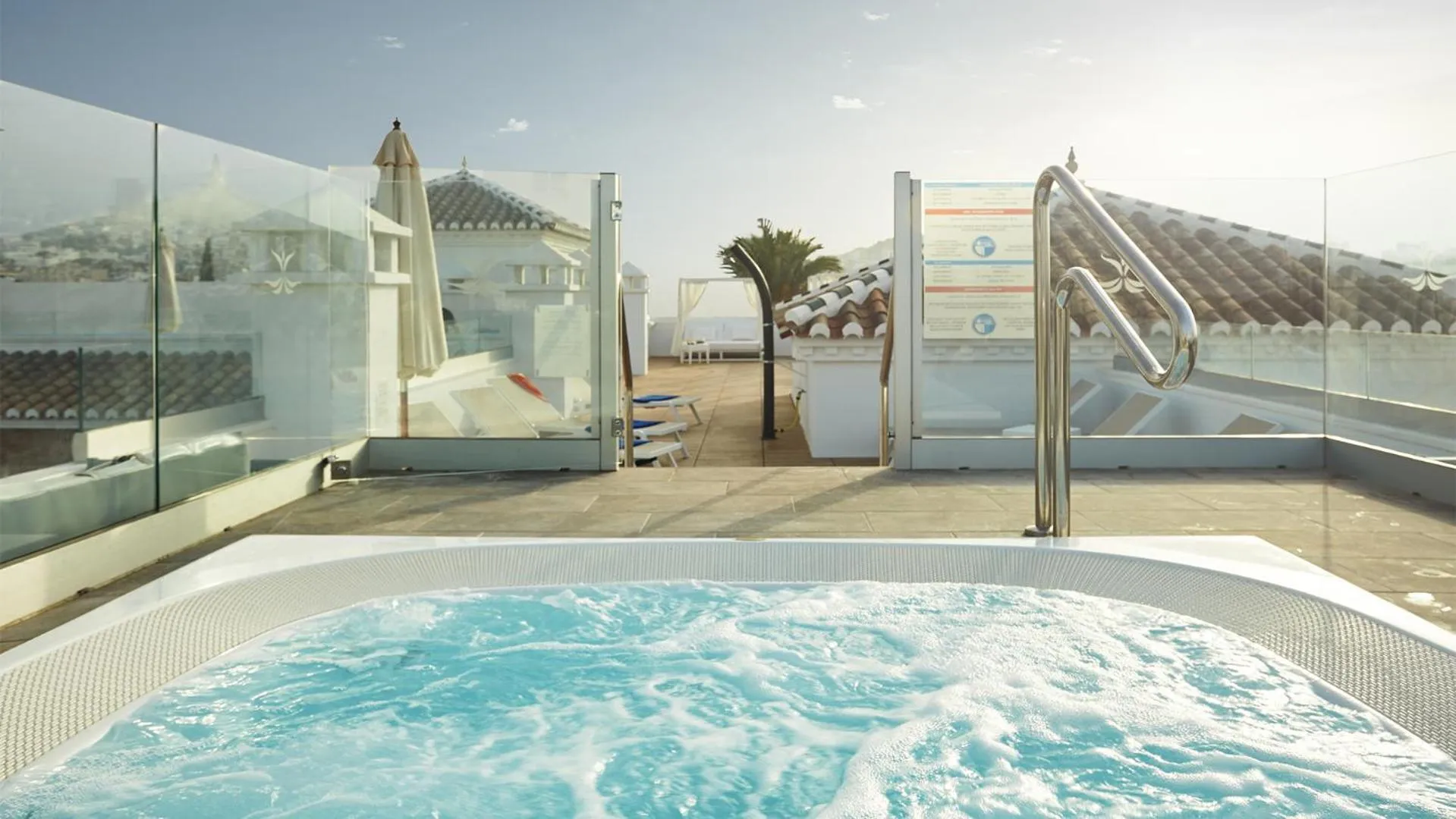Hot Tub in Hotel Villa Flamenca