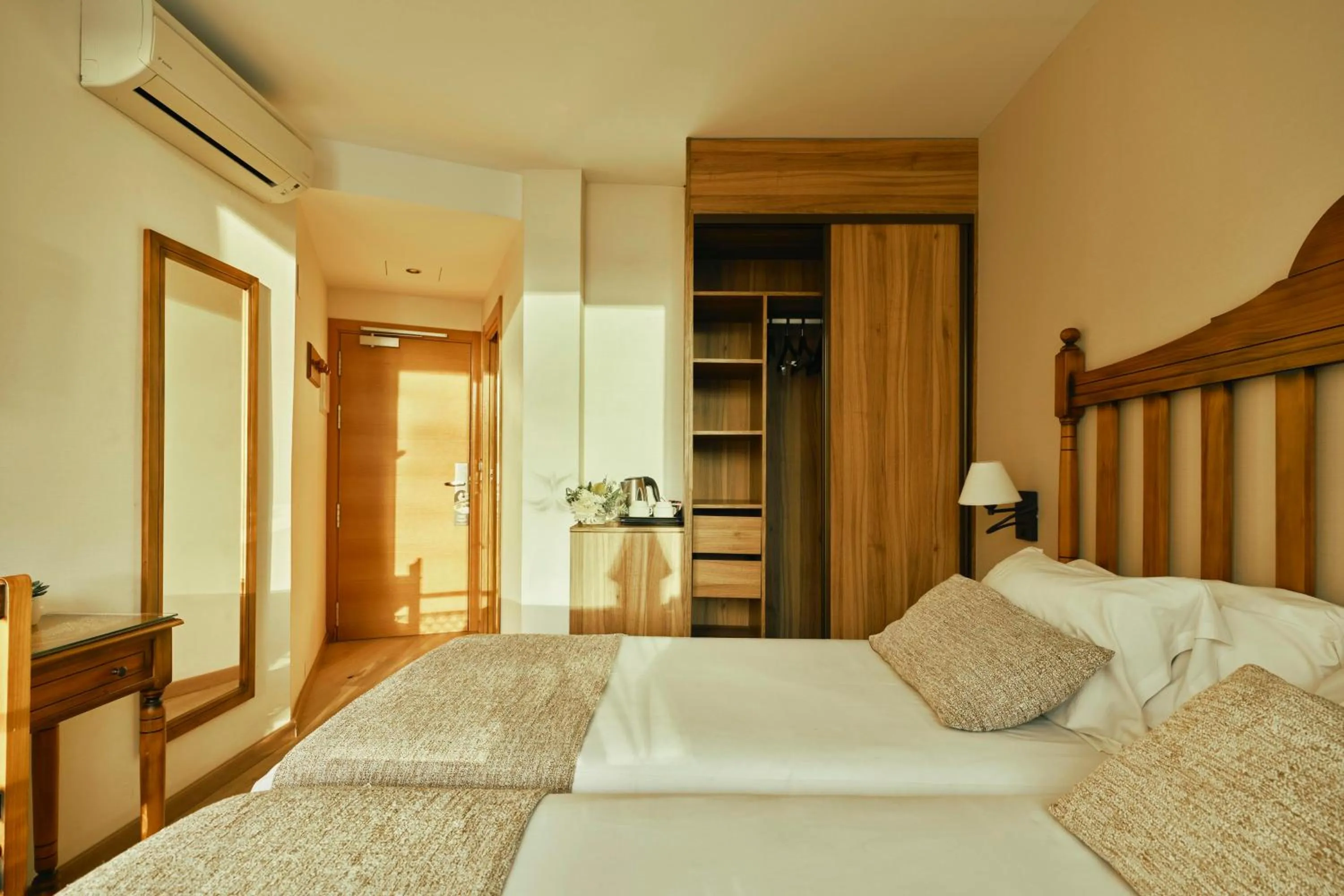 Bed in Beneste Villa Flamenca Hotel