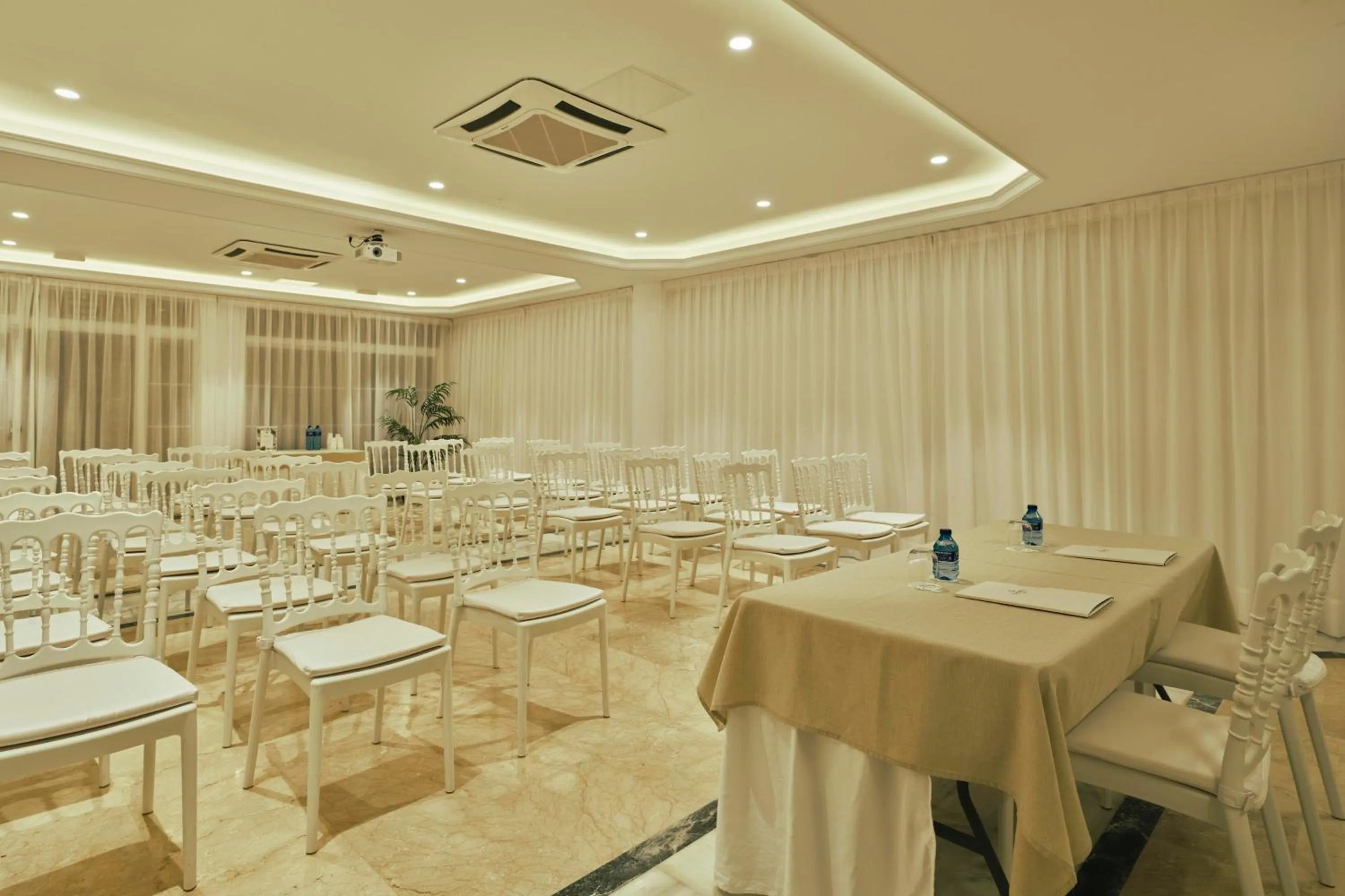 Meeting/conference room in Beneste Villa Flamenca Hotel