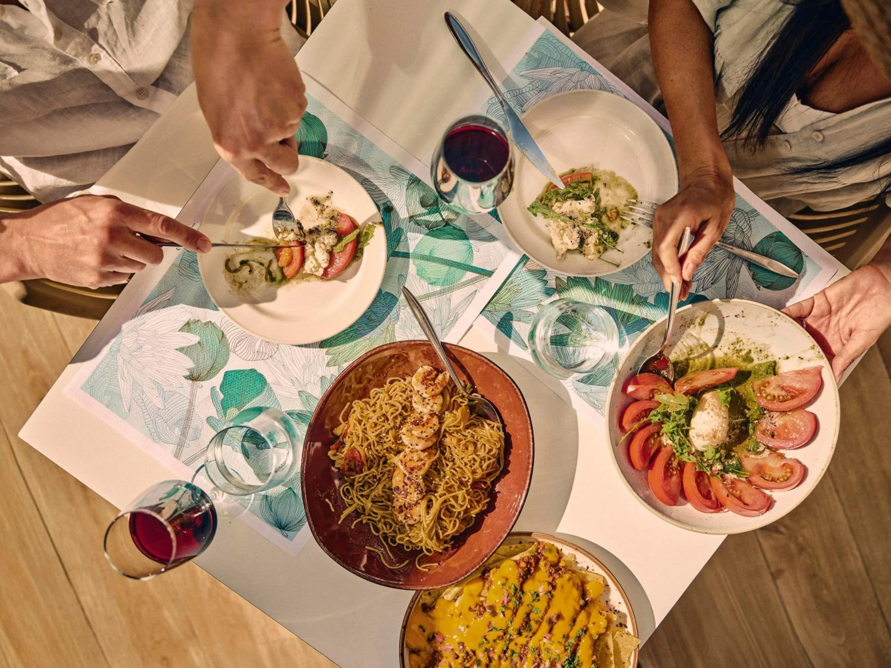 Restaurant/places to eat in Beneste Villa Flamenca Hotel