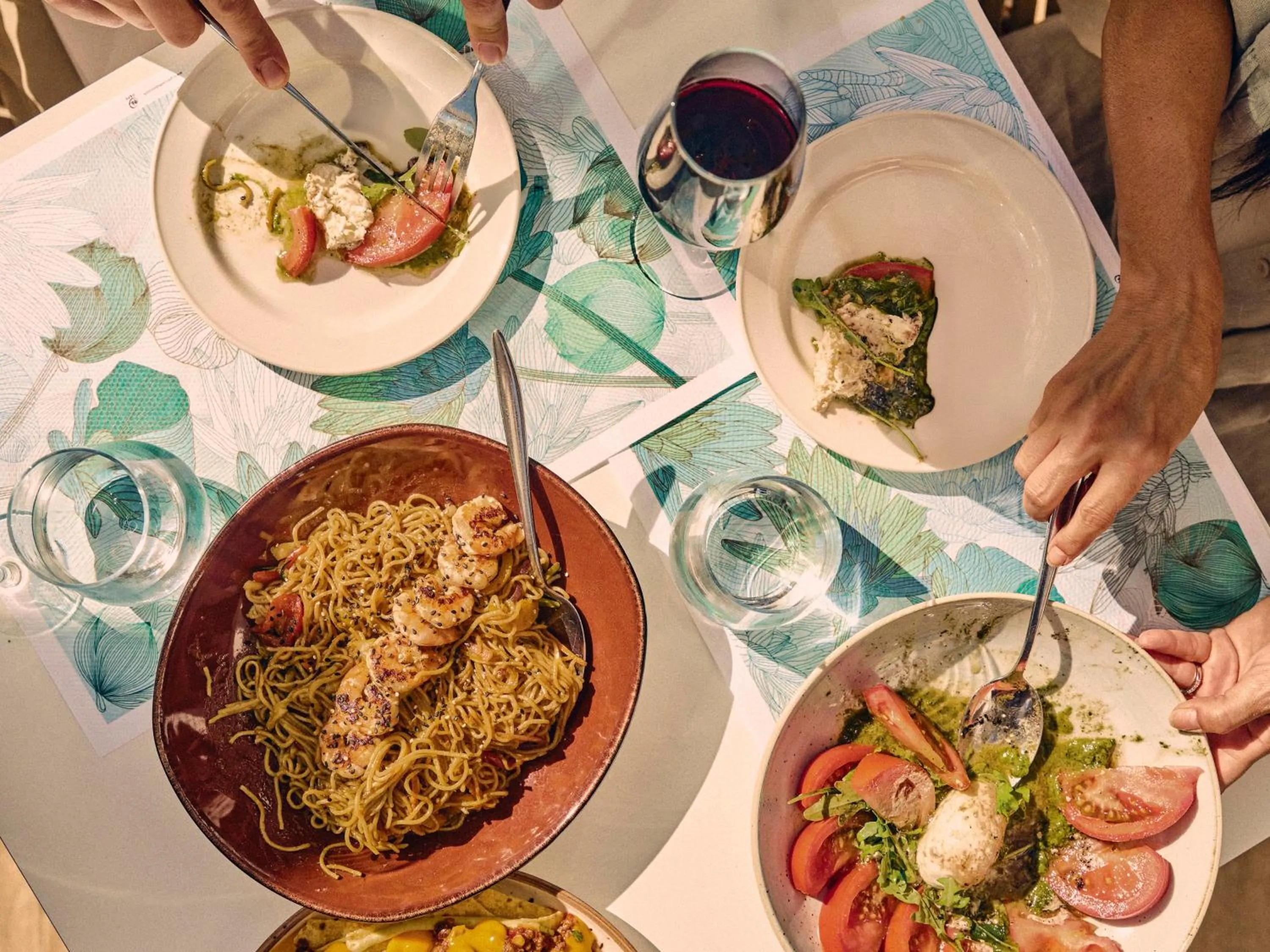 Restaurant/places to eat in Beneste Villa Flamenca Hotel