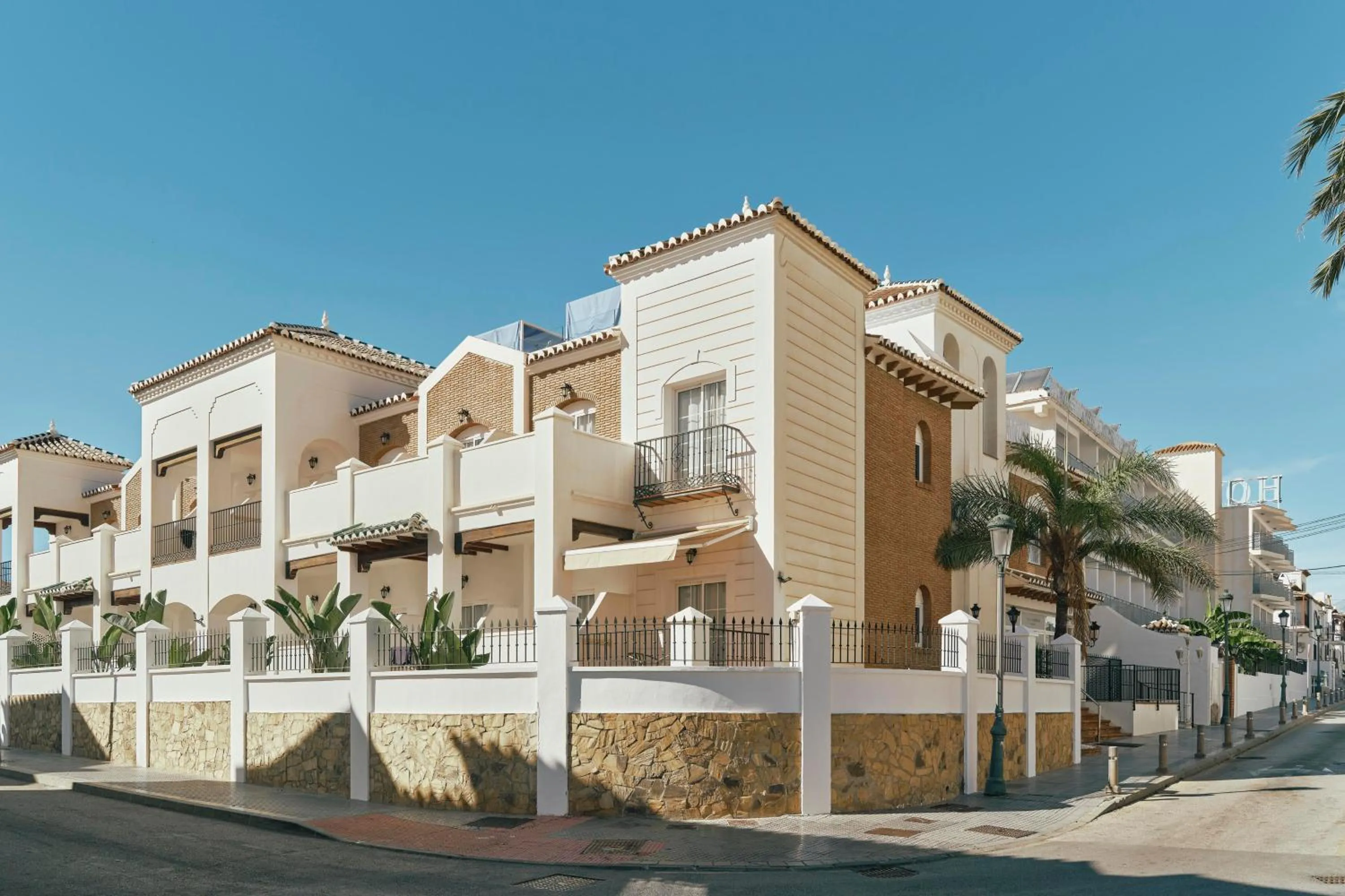Facade/entrance in Beneste Villa Flamenca Hotel