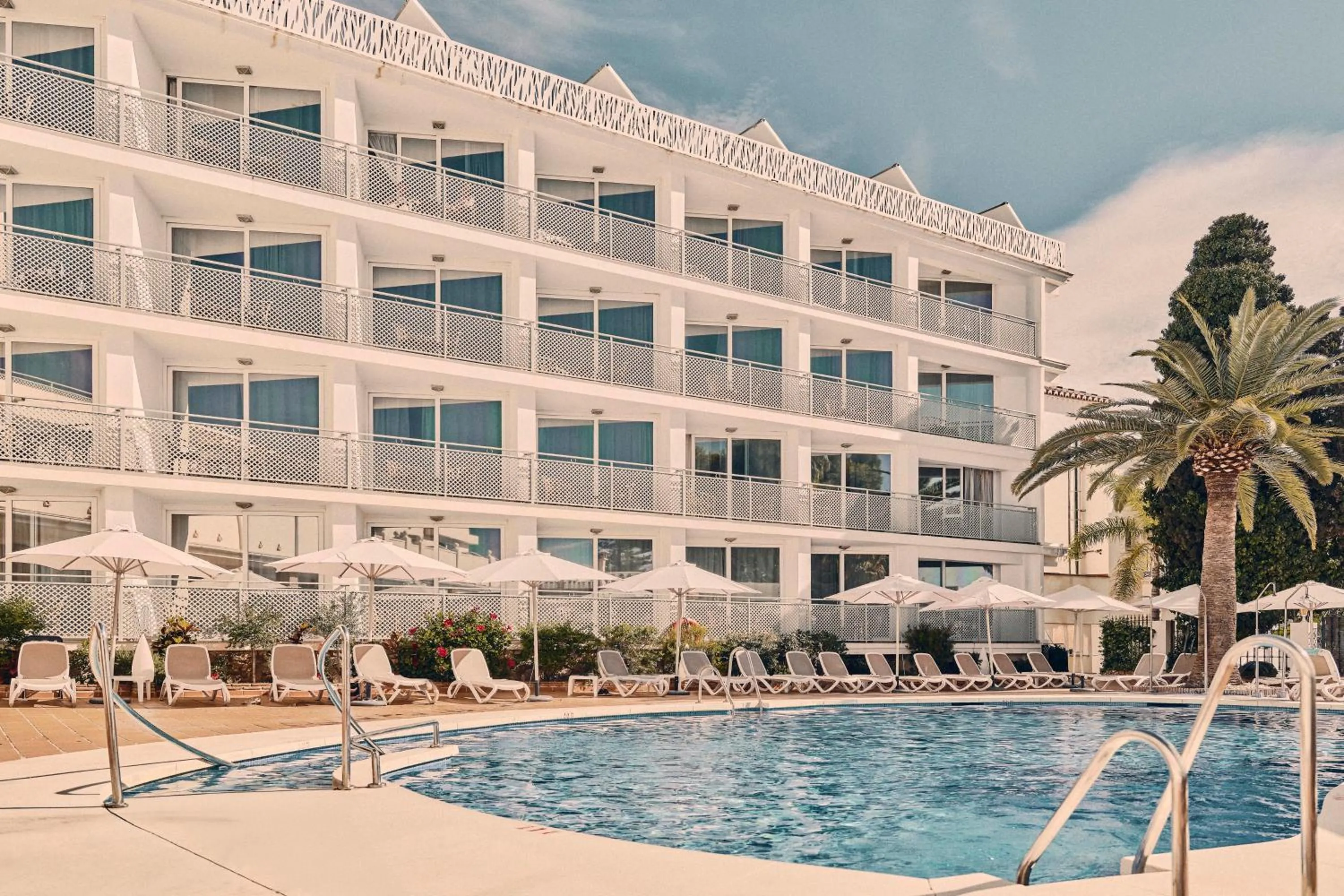Swimming pool in Beneste Villa Flamenca Hotel