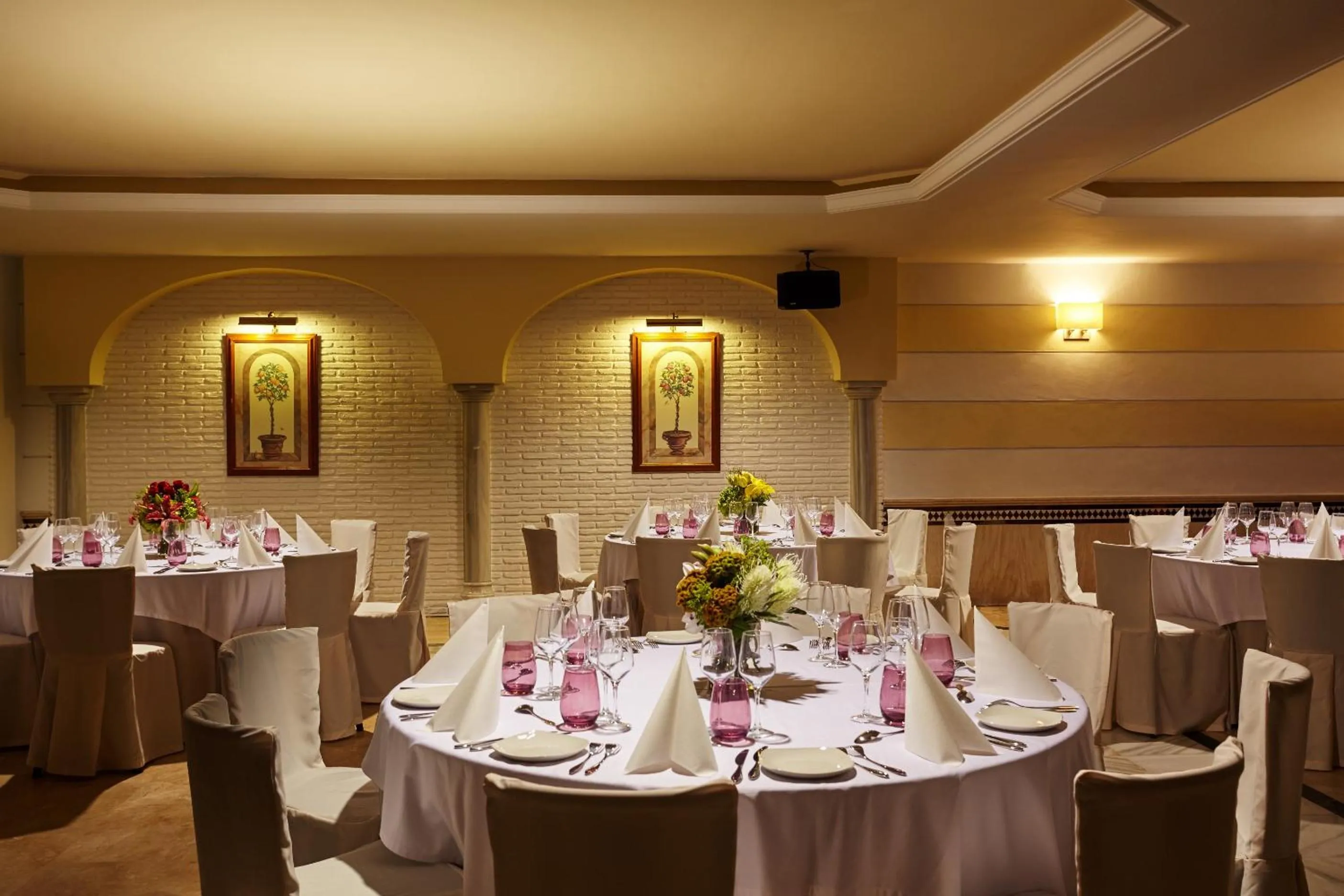 Restaurant/places to eat in Hotel Villa Flamenca