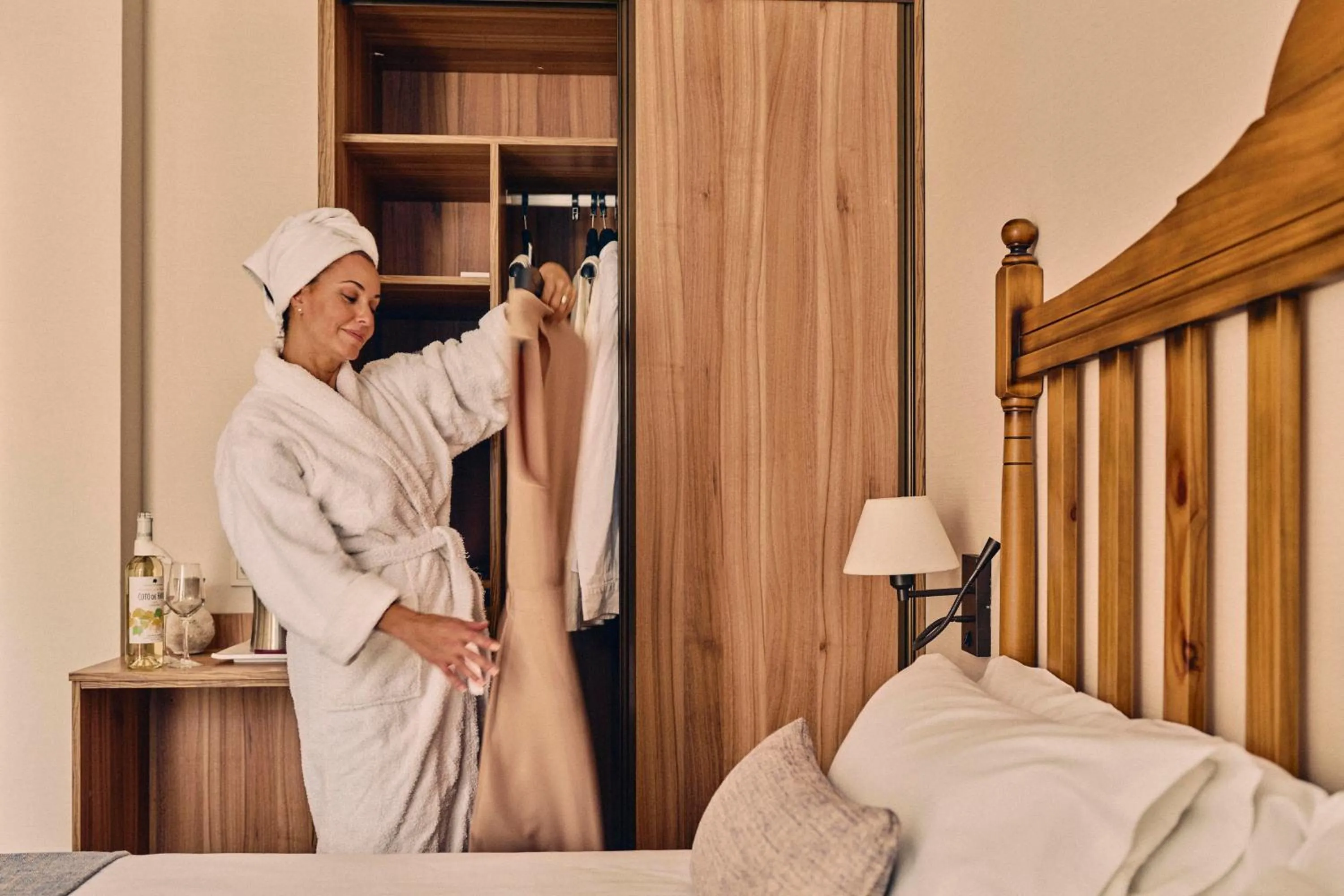 wardrobe, Bed in Beneste Villa Flamenca Hotel