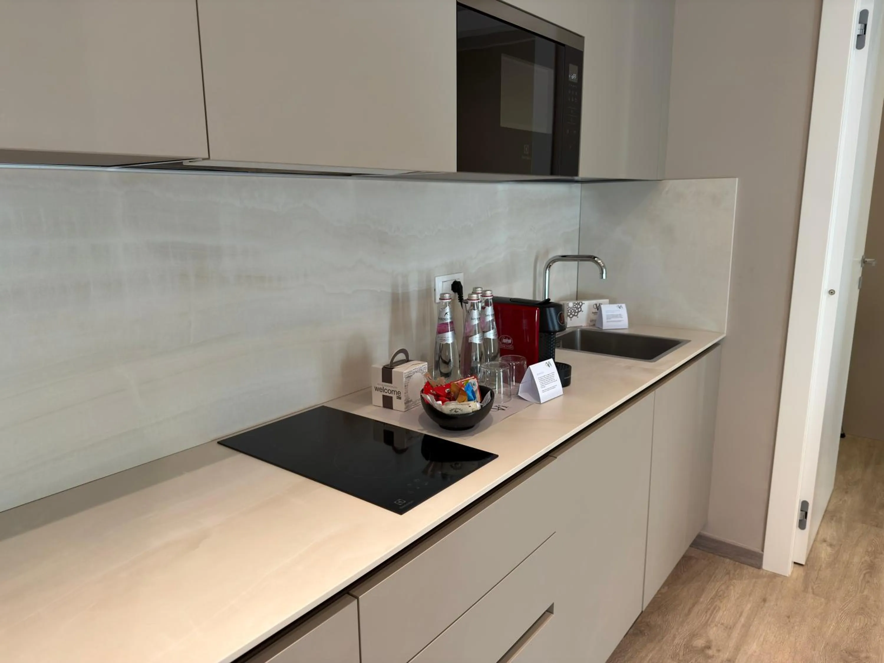 Coffee/tea facilities in Vi Suites