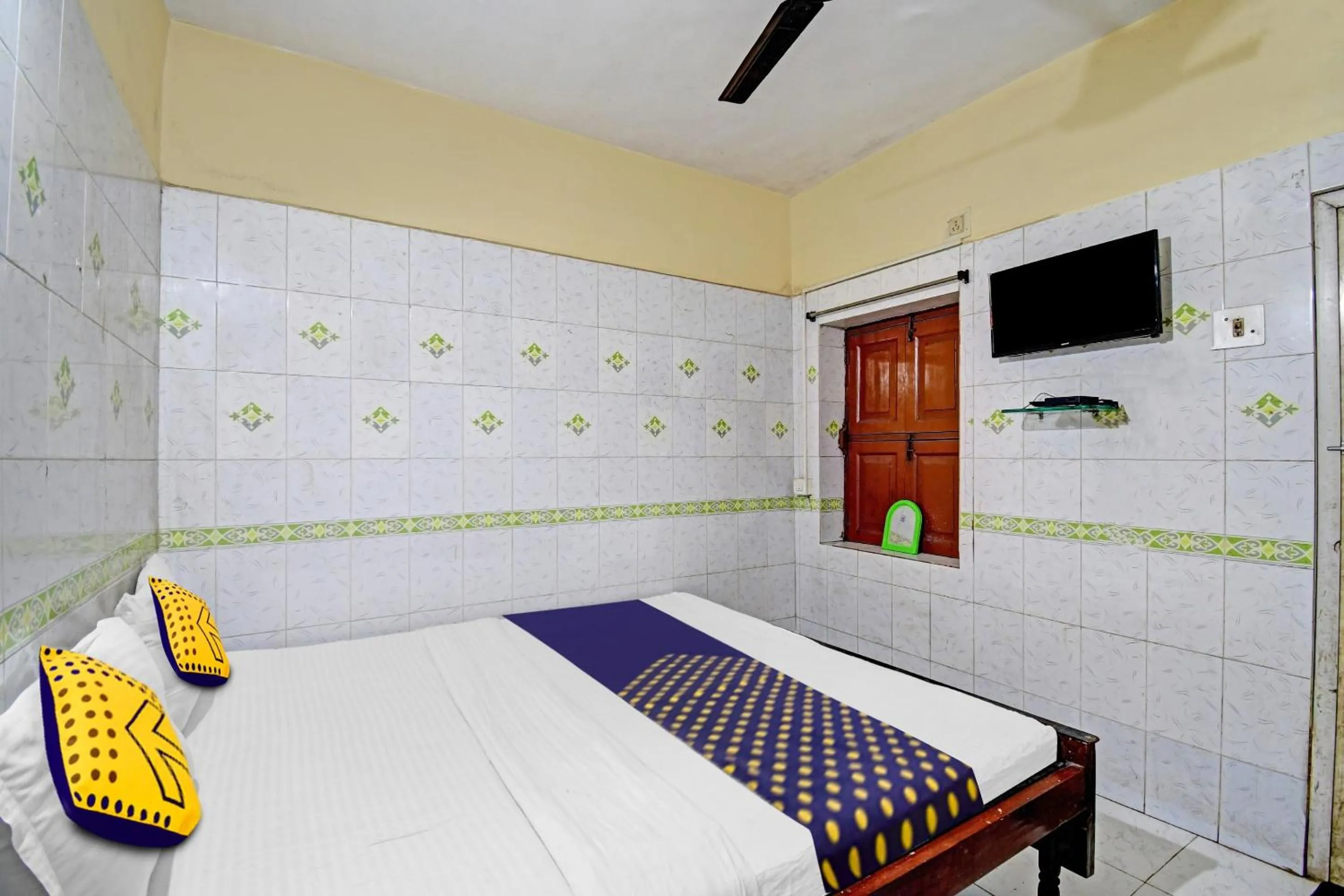 Bedroom, Bed in Hotel O Bikram Lodge