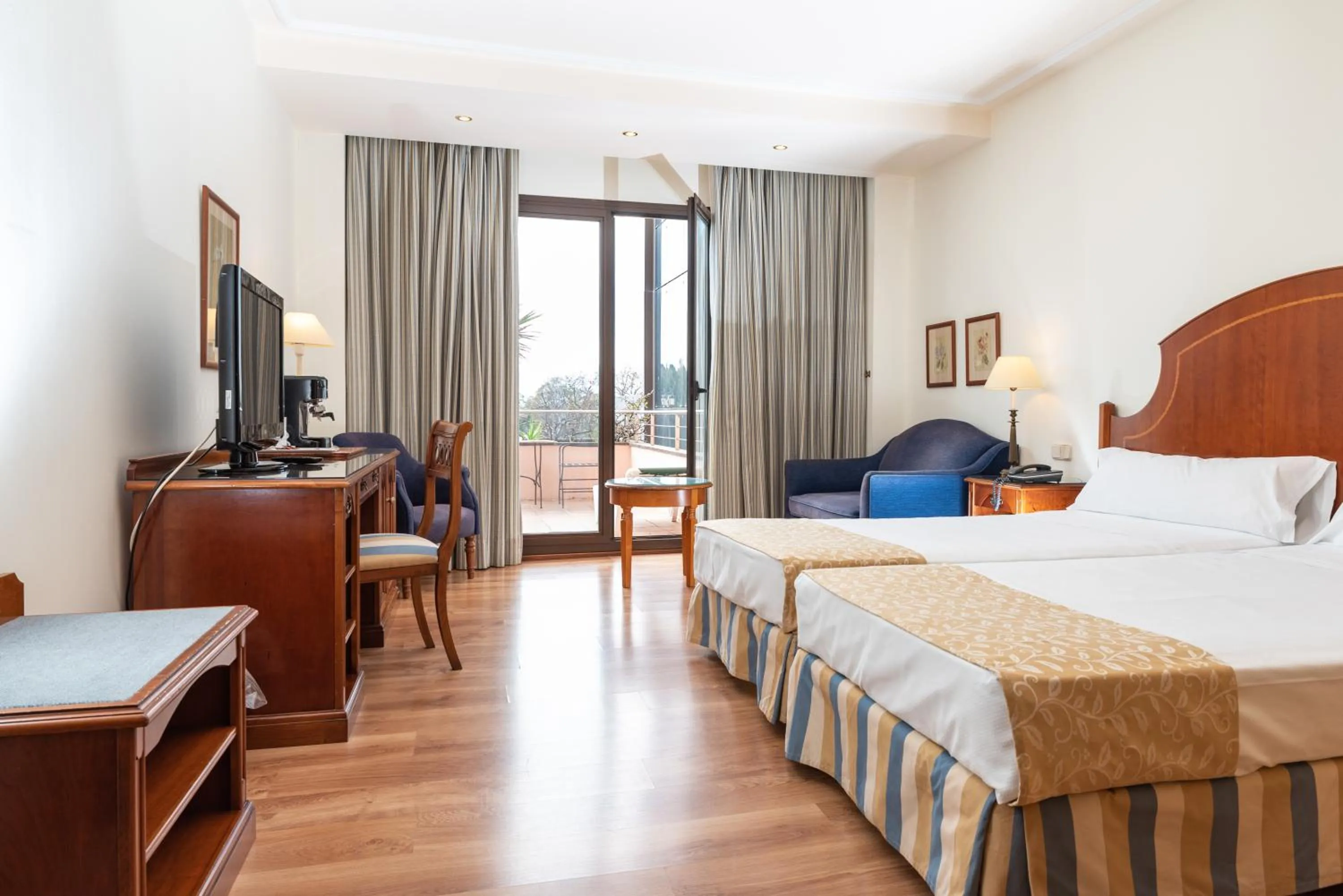 Bedroom, Bed in Termes Montbrio Hotel & Spa