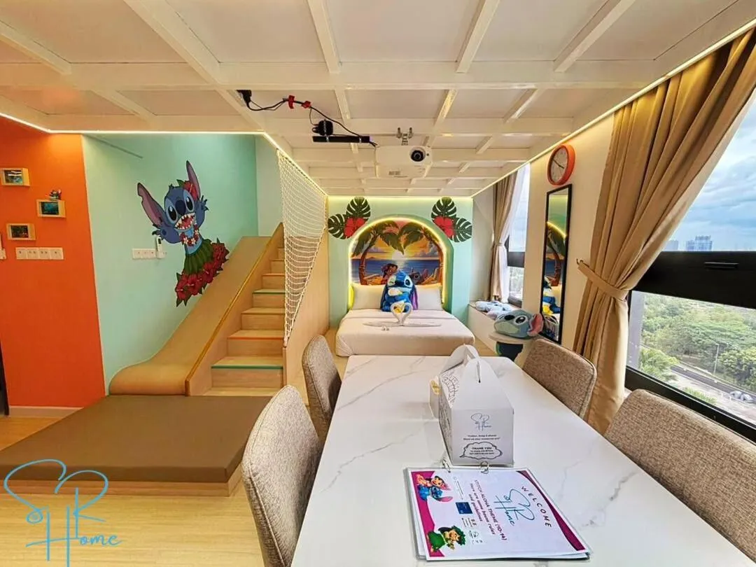 Living room, Bed in Sunway GRID by SR Home