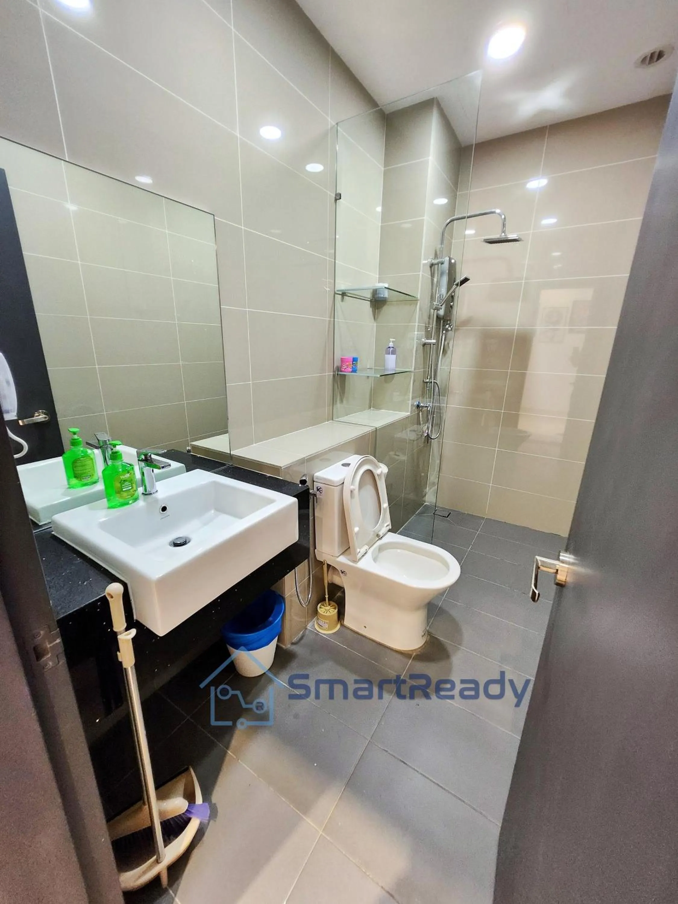 Toilet in Sunway GRID by SR Home