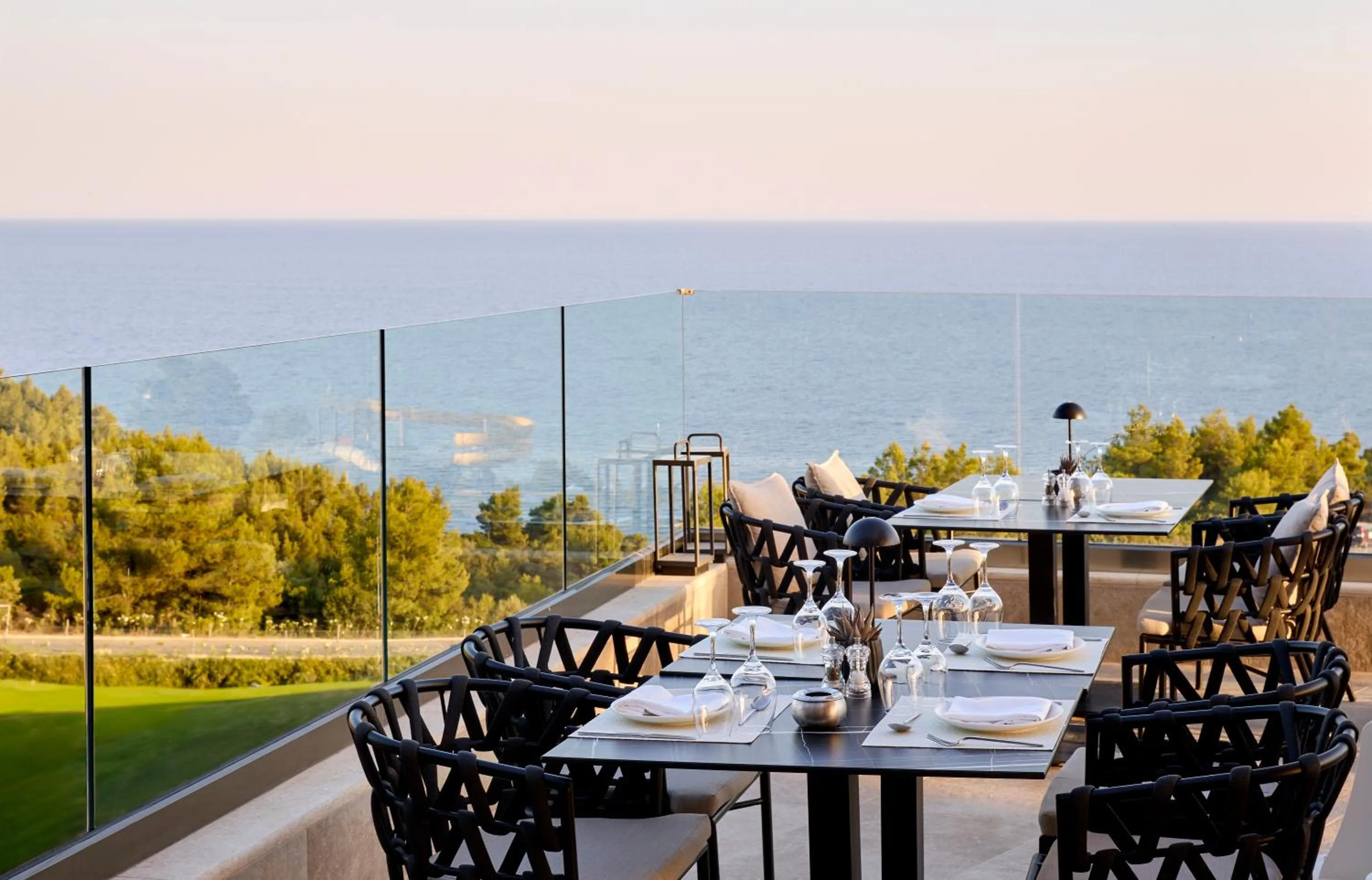 Restaurant/places to eat in Ajul Luxury Hotel & Spa Resort, a Registry Collection Hotel