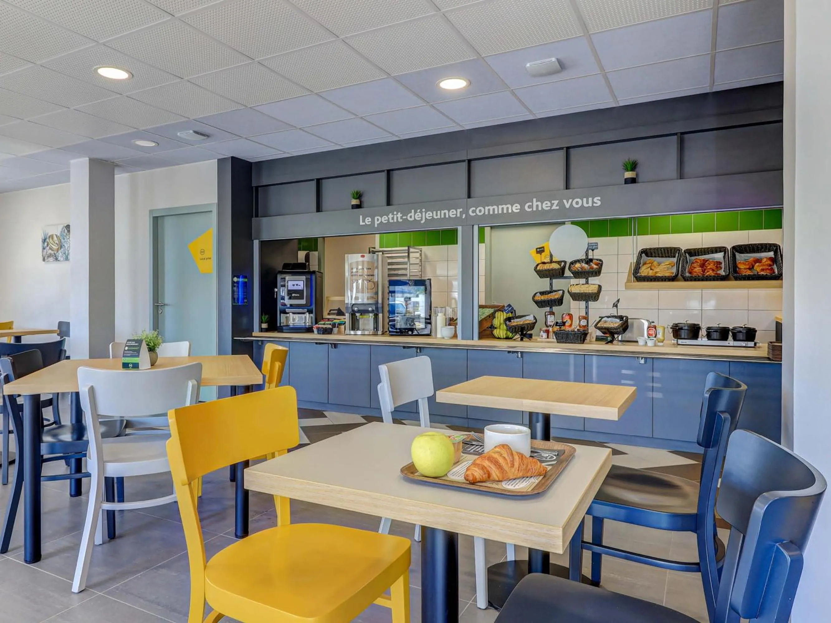 Breakfast in B&B HOTEL Le Creusot Montchanin