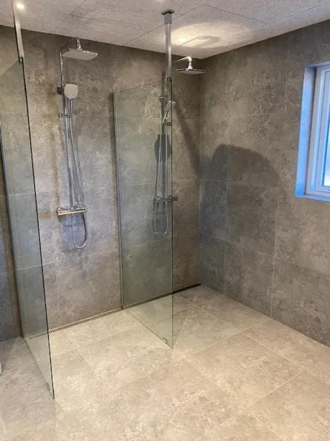 Shower in Hytten