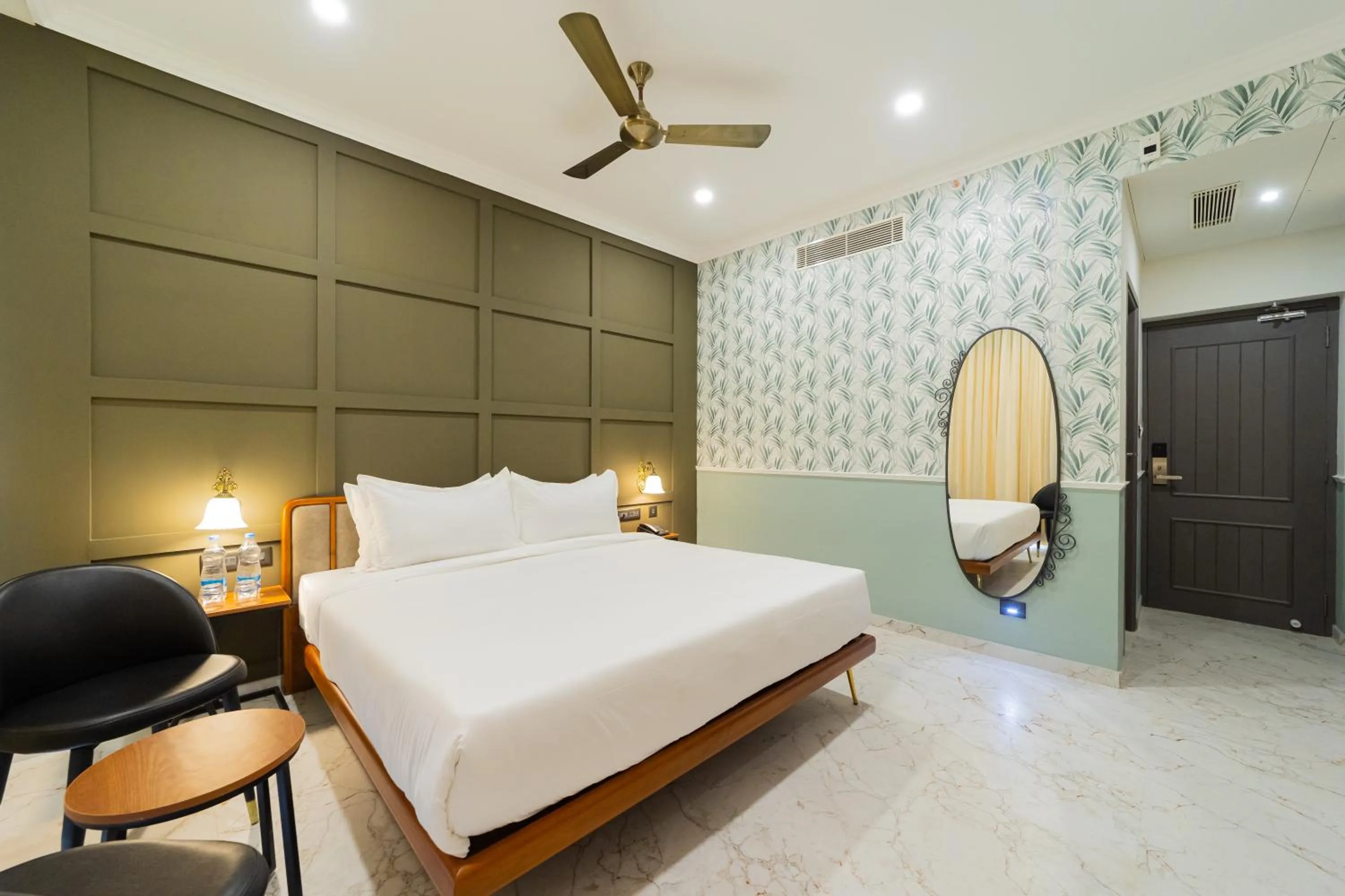 Bedroom, Bed in De Fleur Hotel