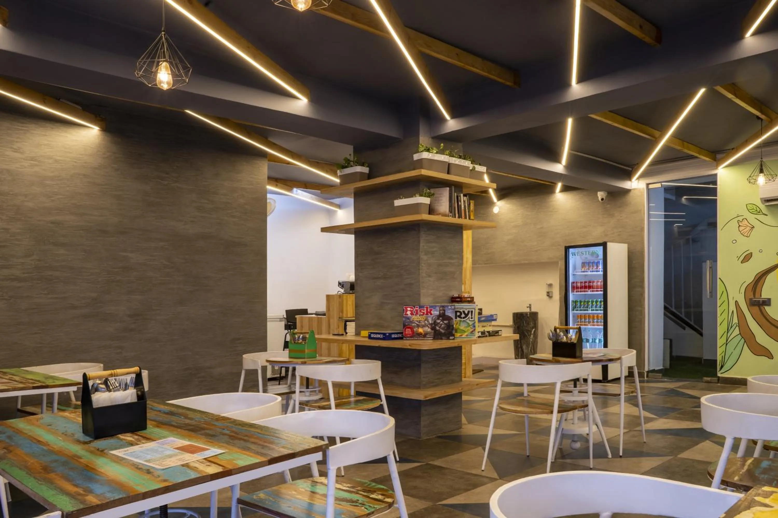 Restaurant/places to eat in Zostel Hyderabad