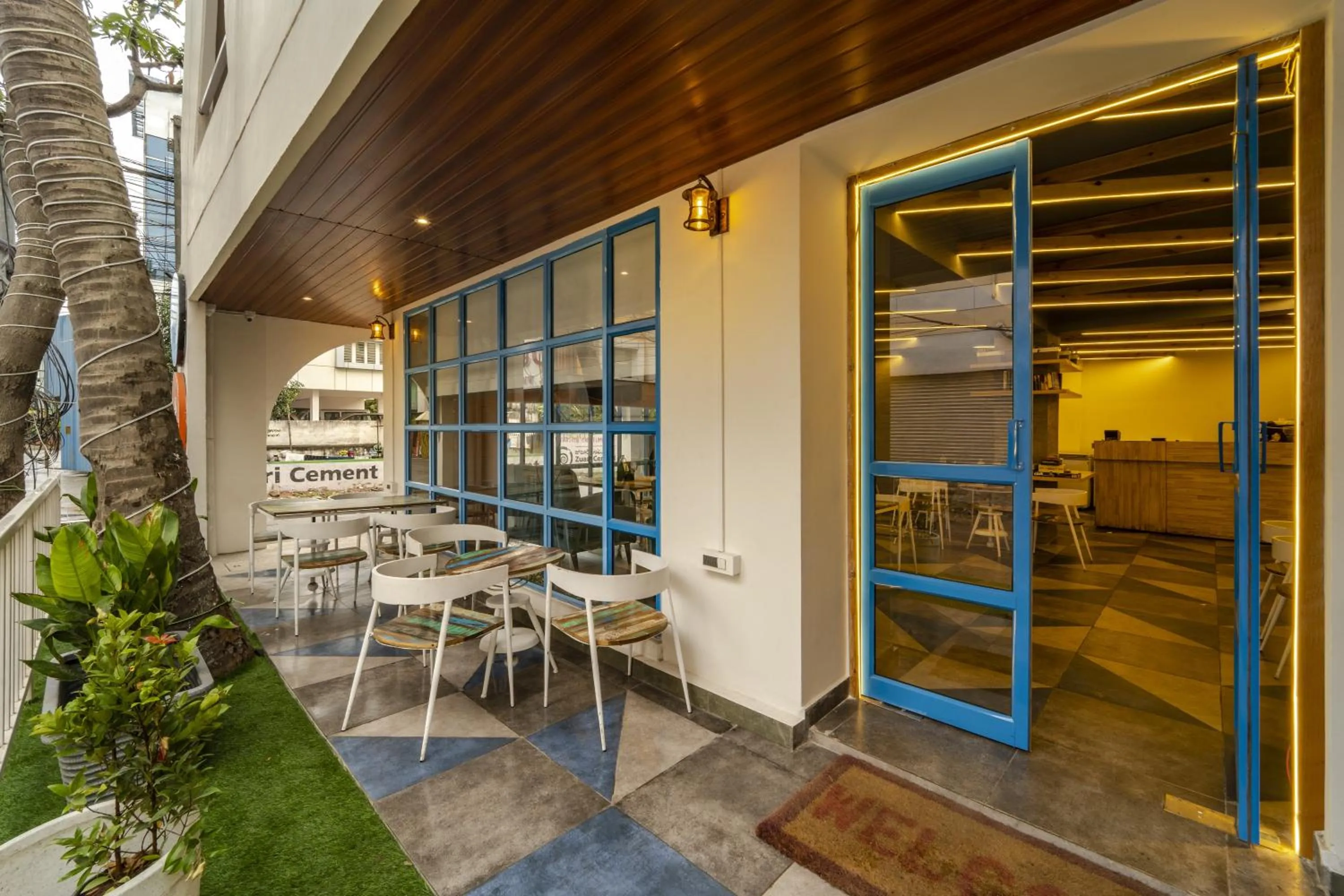 Restaurant/places to eat in Zostel Hyderabad