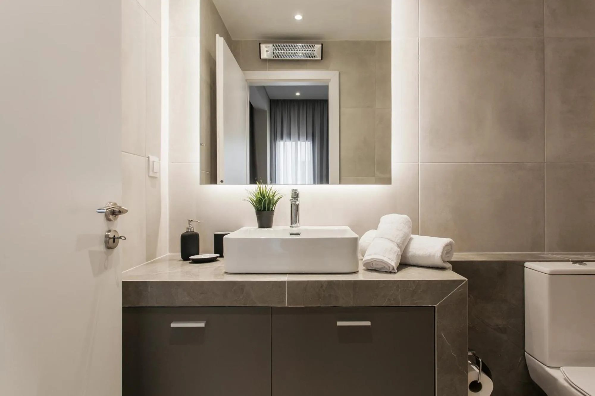 Bathroom in WYZ Piraeus