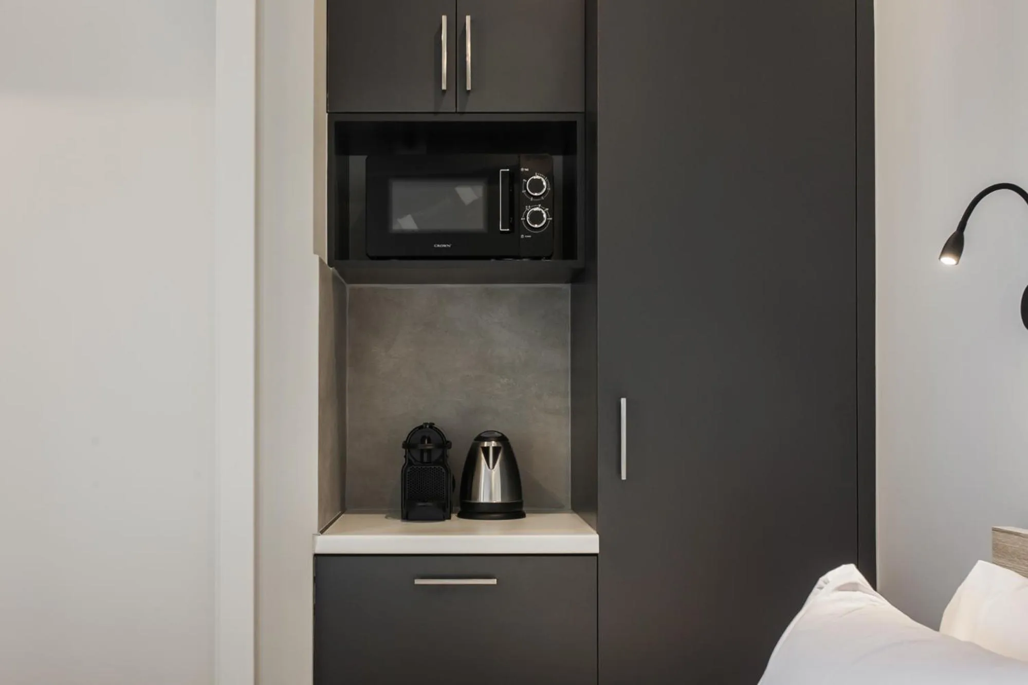 Coffee/tea facilities in WYZ Piraeus