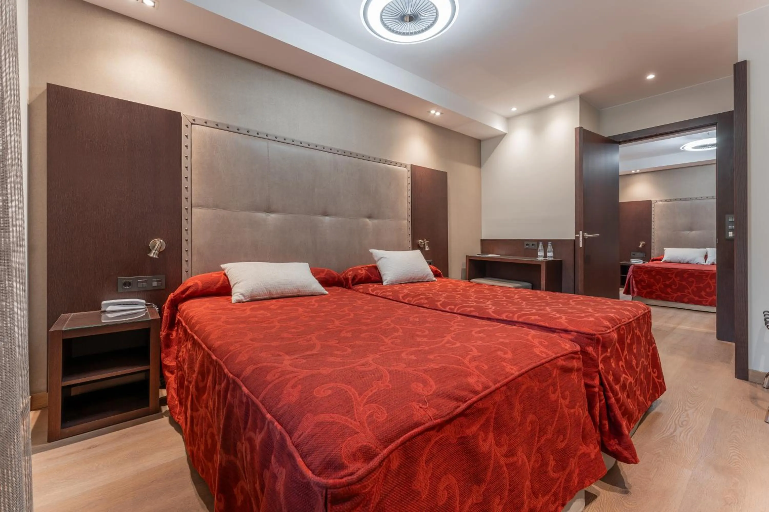 Bedroom, Bed in Hotel de La Trucha