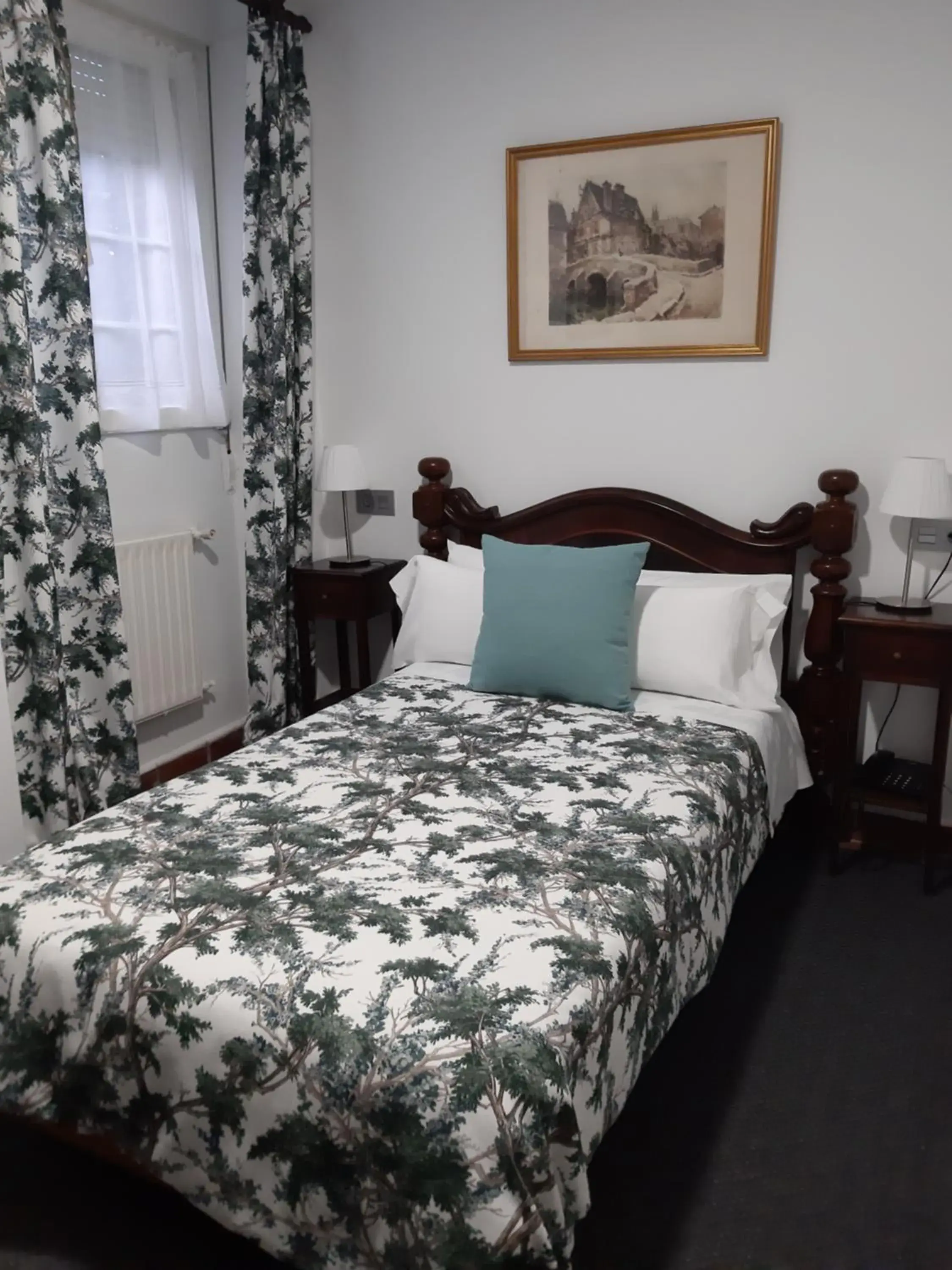 Family Room with Shared Bathroom in Hotel Los Caspios Family Room with Shared Bathroom in Hotel Los Caspios