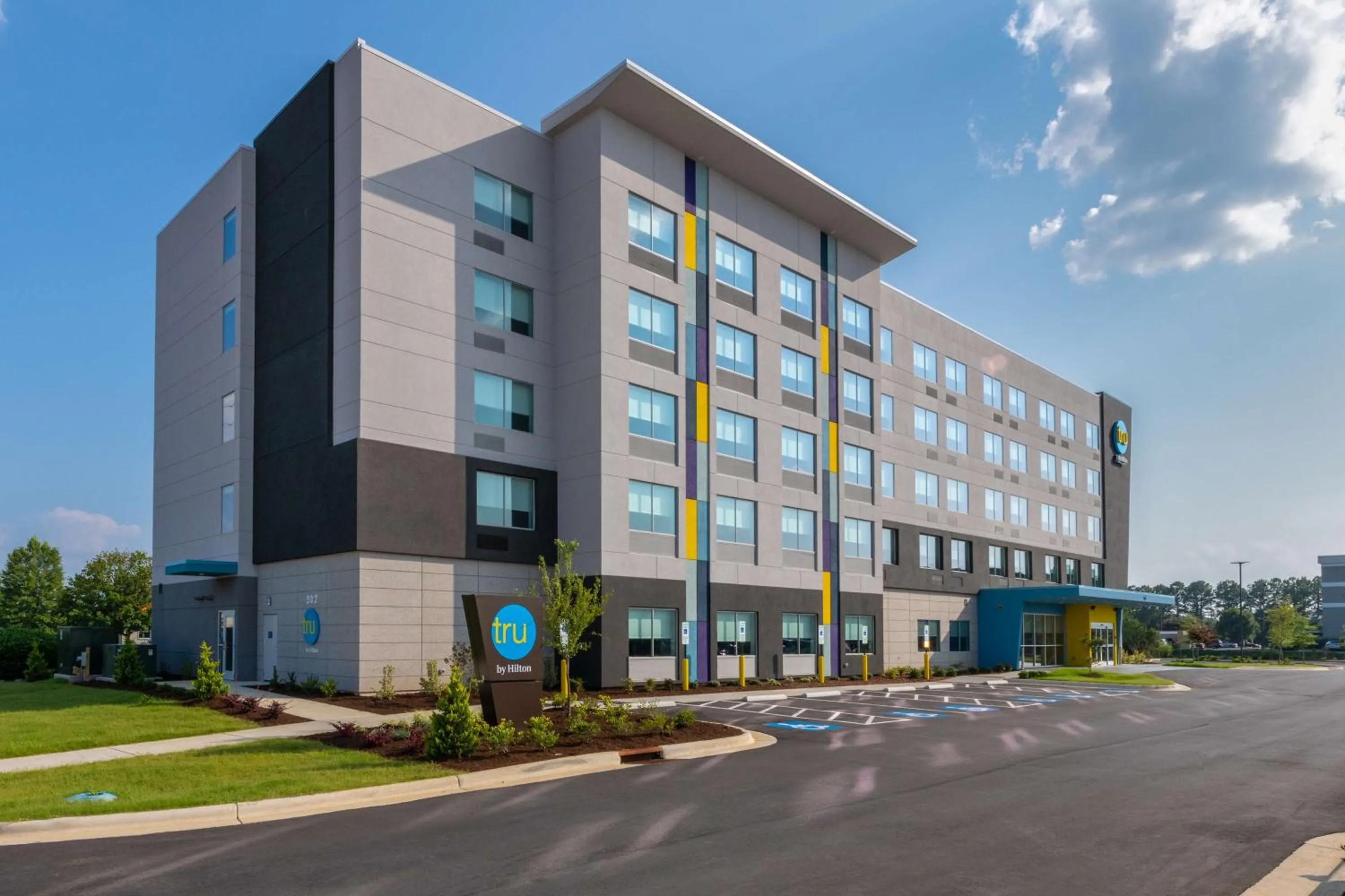 Property building in Tru By Hilton Fayetteville Fort Bragg