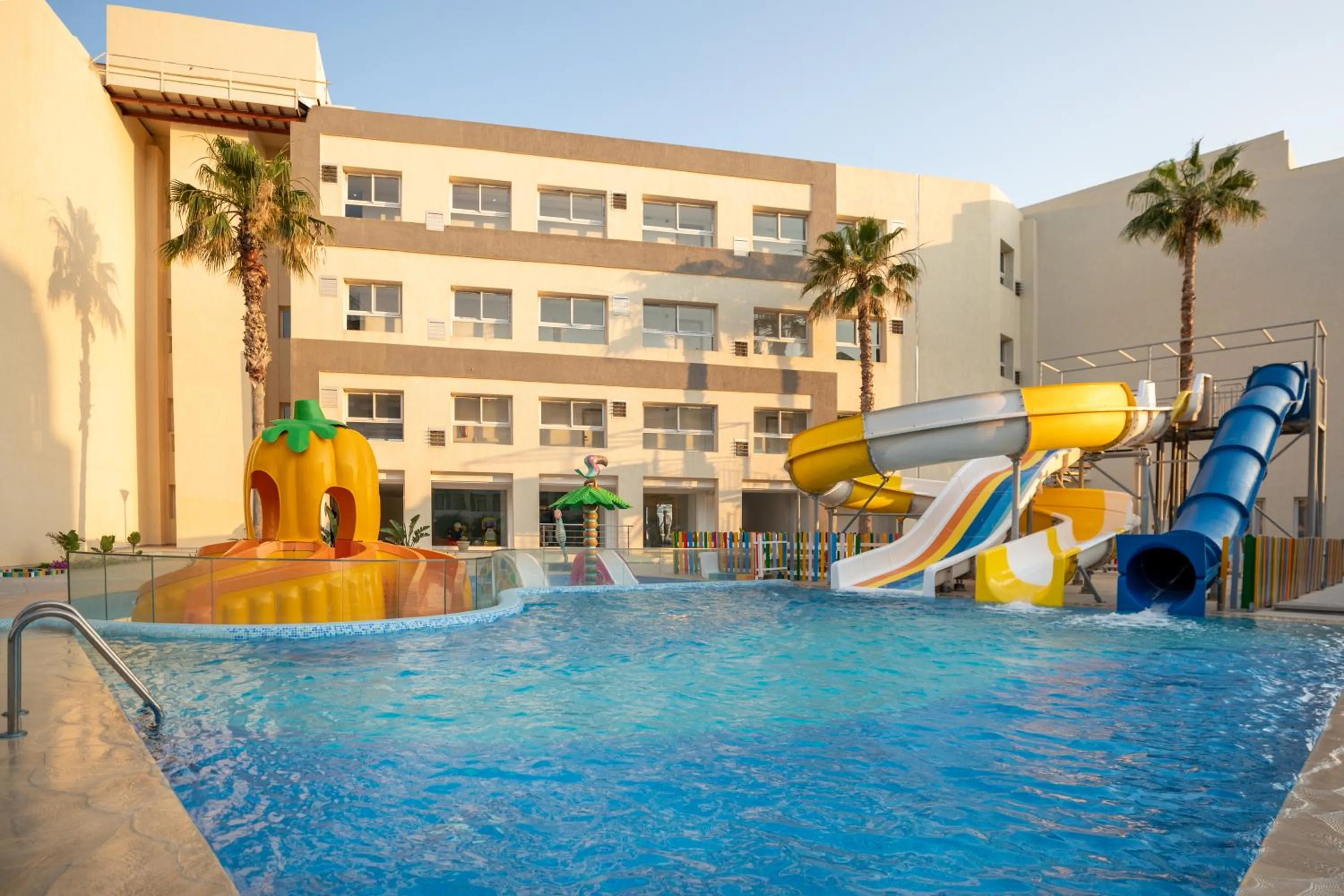 Swimming pool in Hilton Skanes Monastir Beach Resort