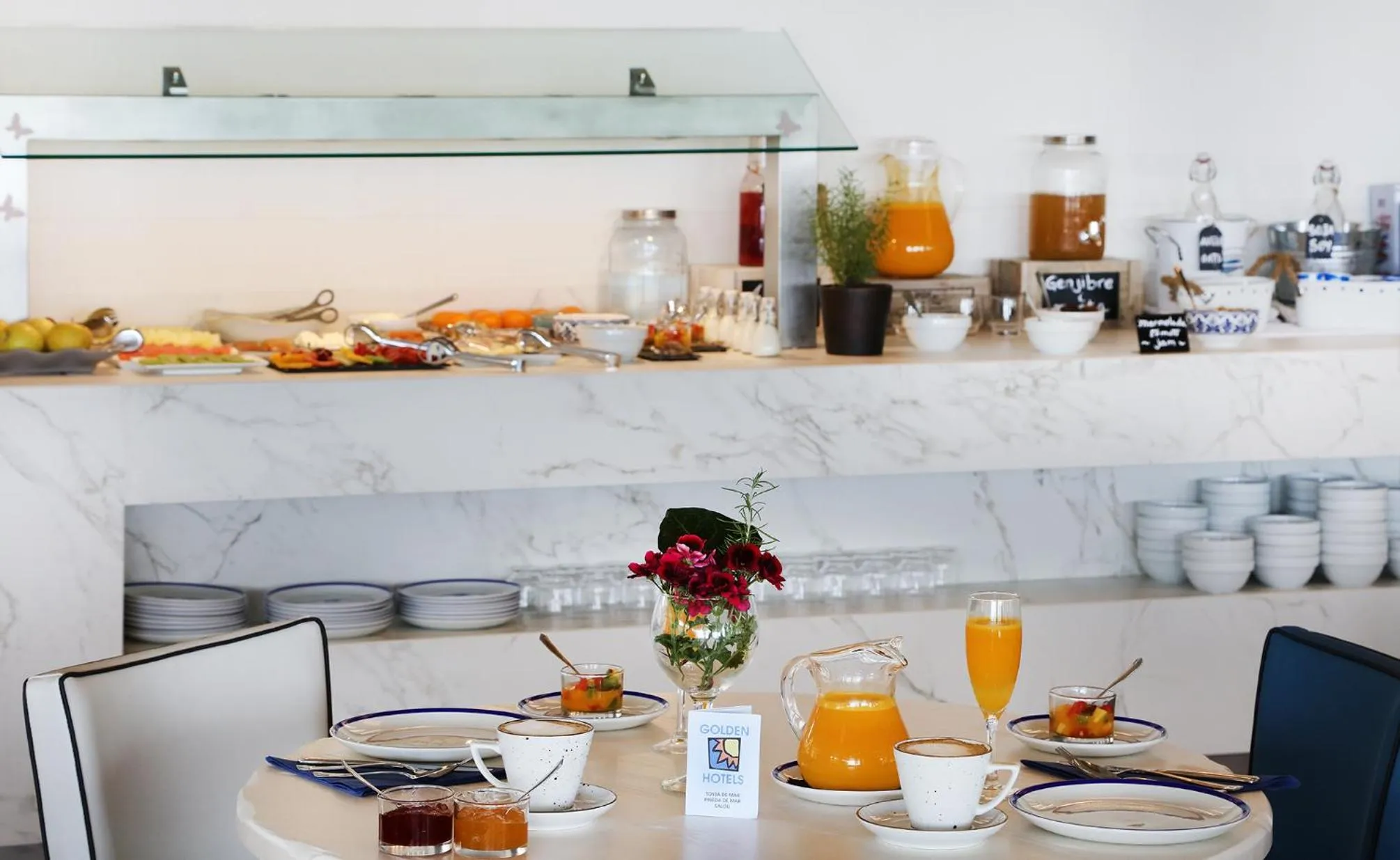 Restaurant/places to eat in Golden Mar Menuda