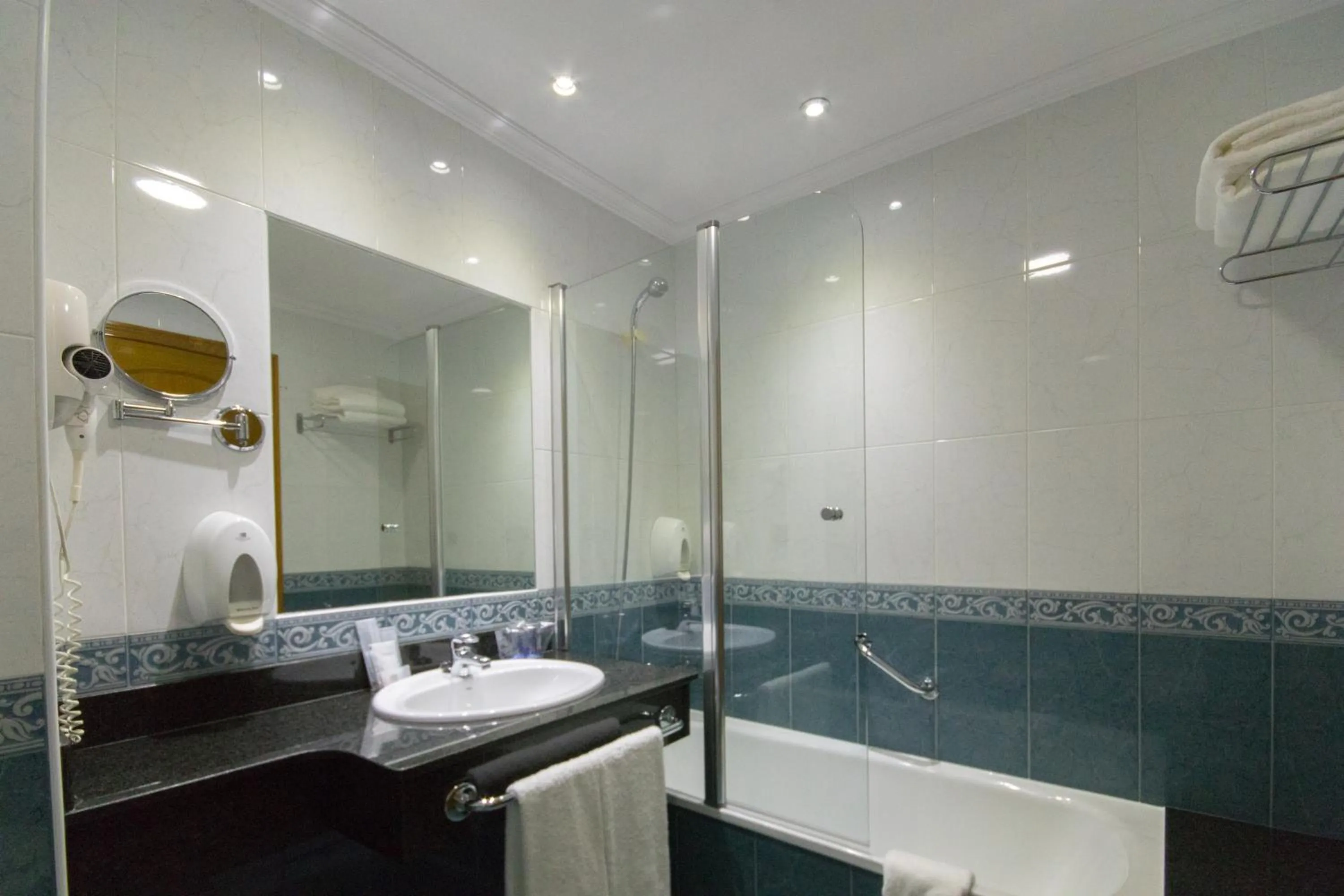 Bathroom in Hotel Spa Nanin Playa