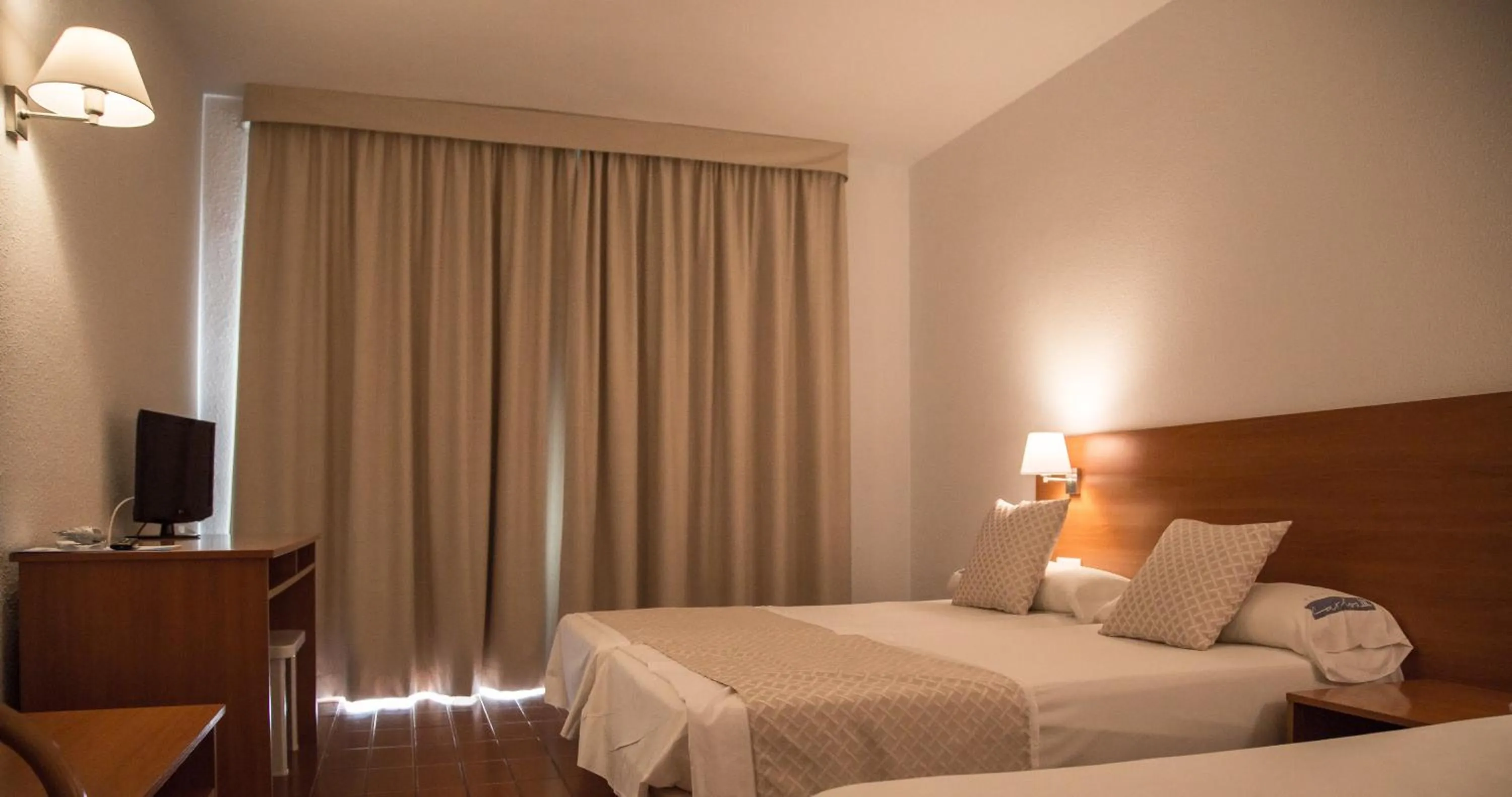 Bedroom, Bed in Carlos III