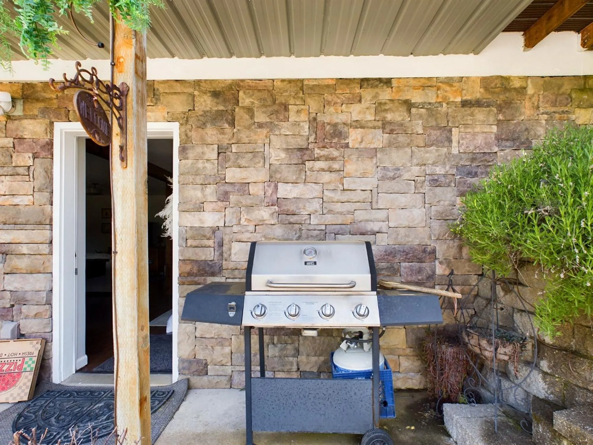 BBQ facilities in Beautiful Country Apartment, AC, Pickleball, Billiards, Playground, Gardens