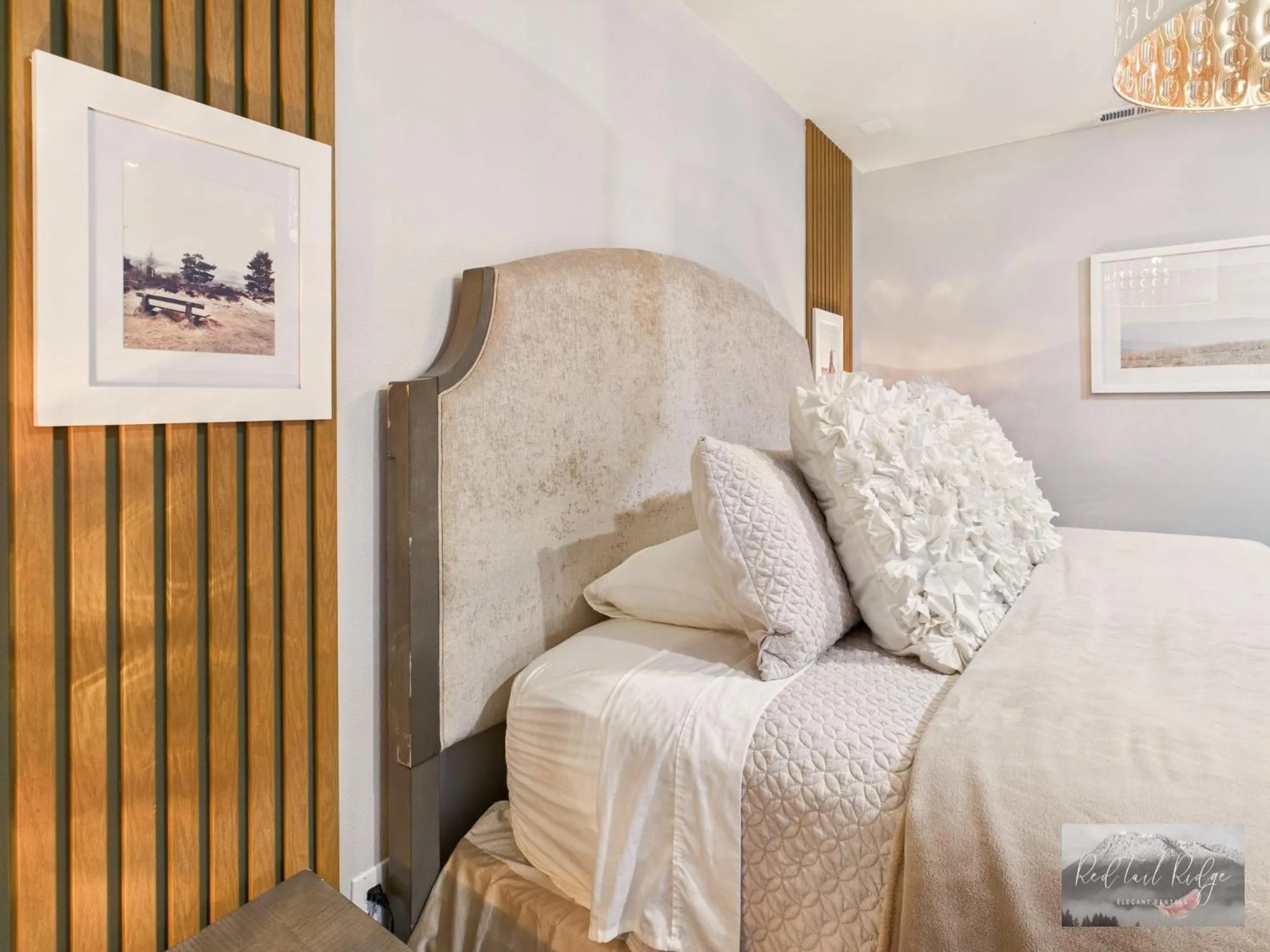 Bed in Beautiful Country Apartment, AC, Pickleball, Billiards, Playground, Gardens