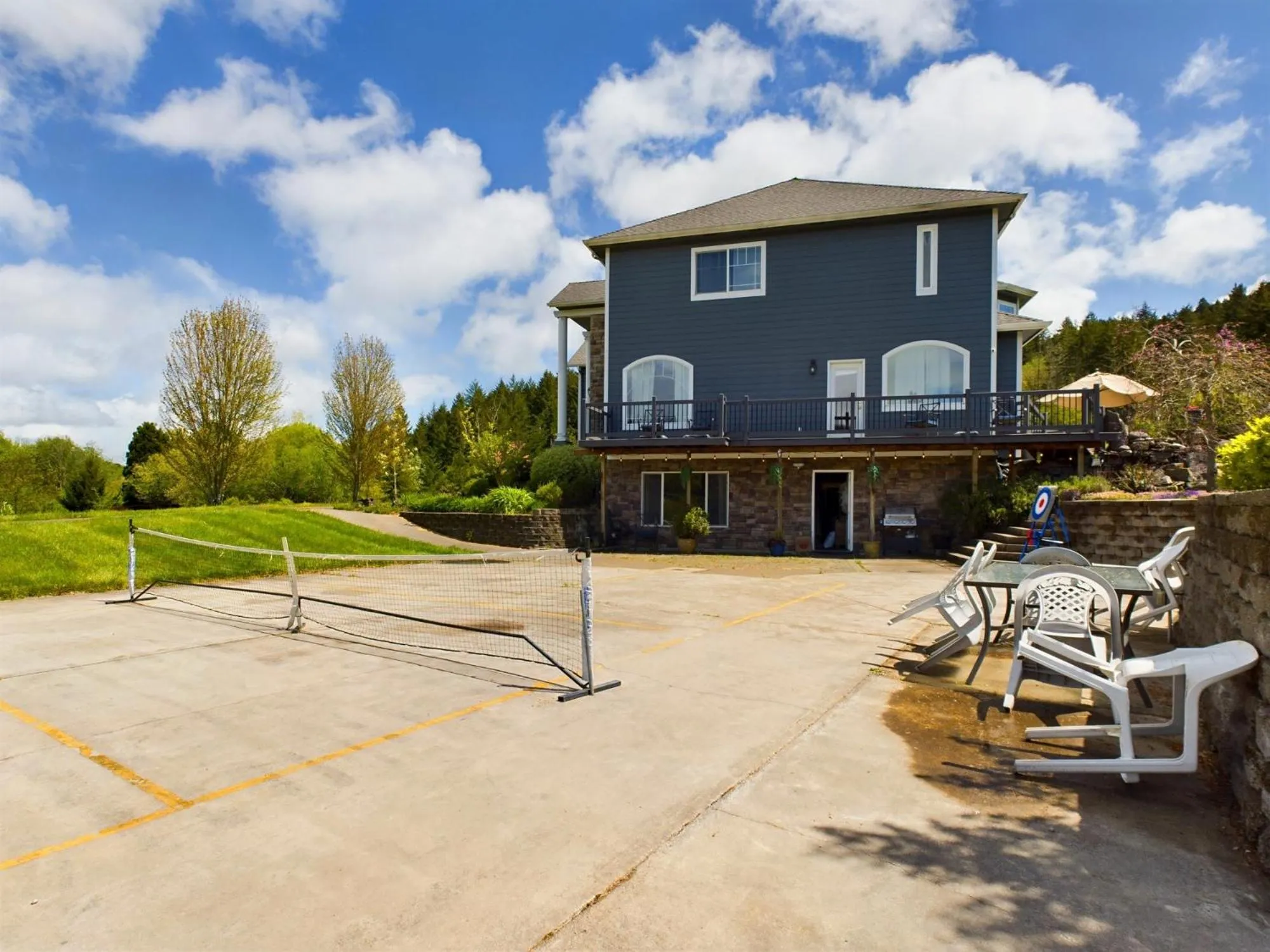 Garden view in Beautiful Country Apartment, AC, Pickleball, Billiards, Playground, Gardens