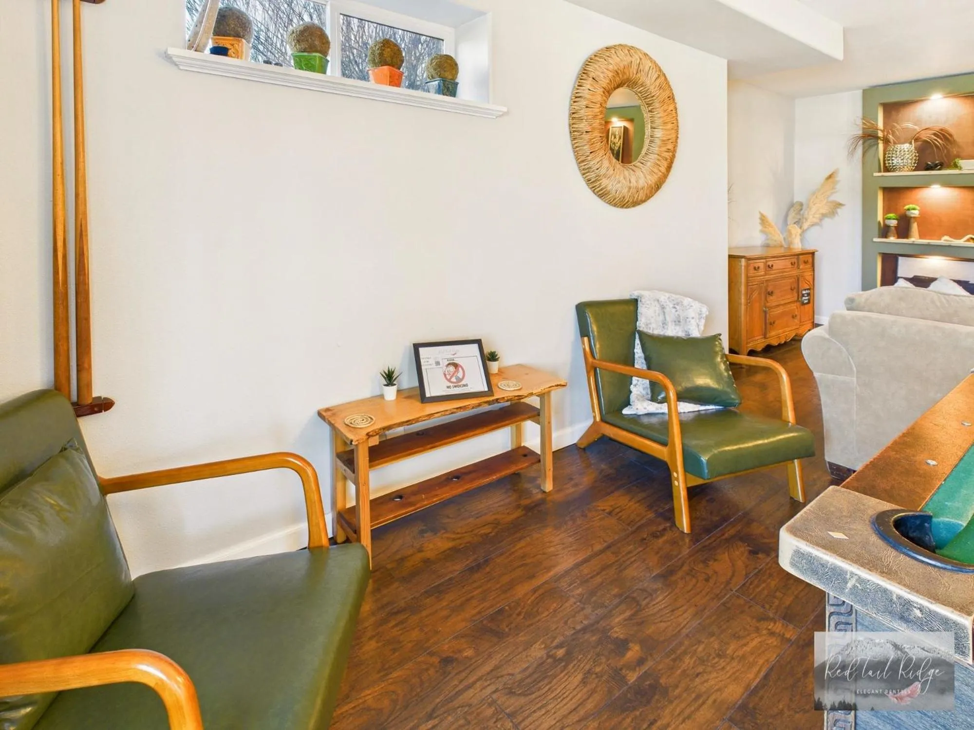 Seating area in Beautiful Country Apartment, AC, Pickleball, Billiards, Playground, Gardens