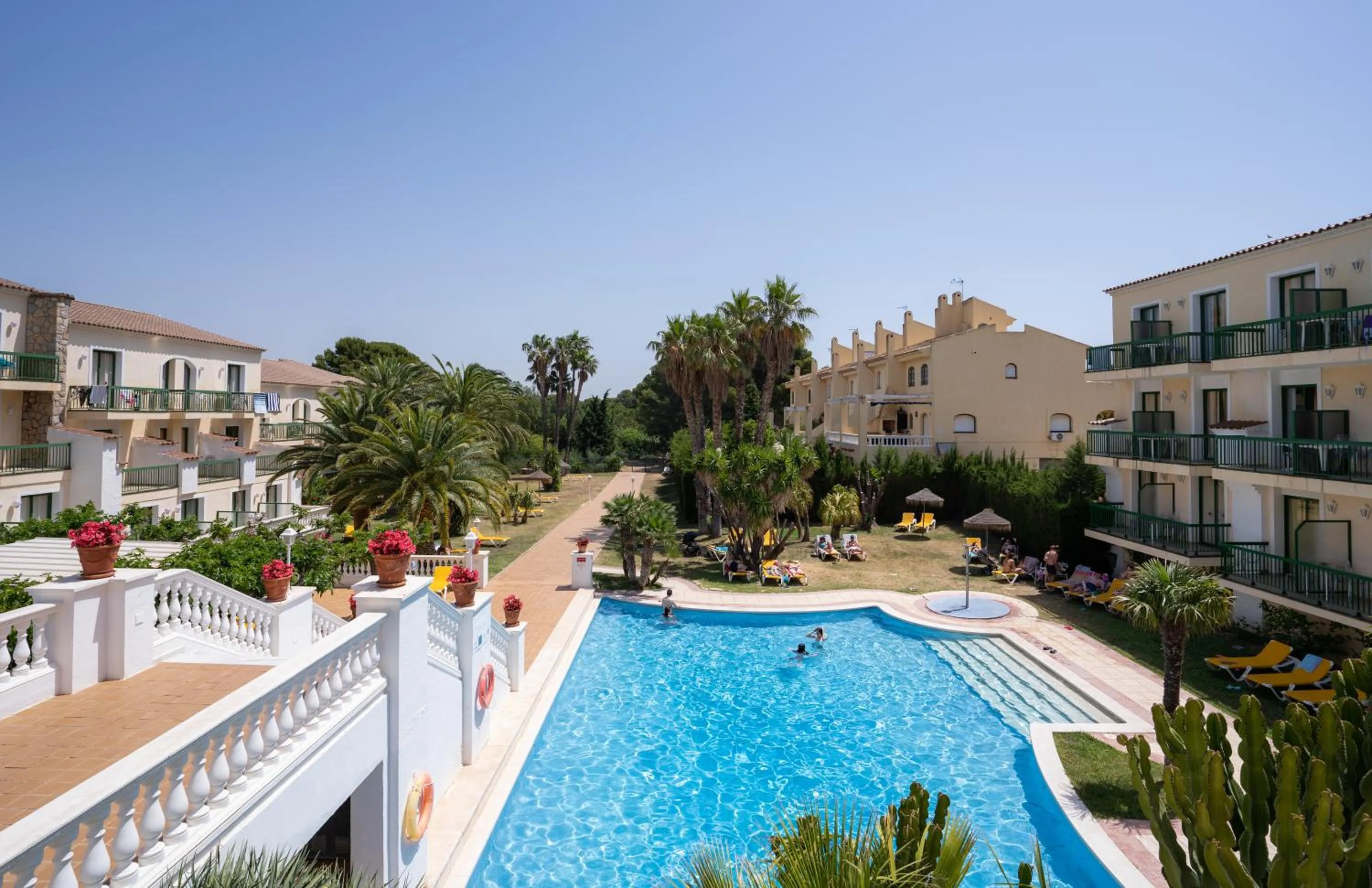 Pool view in ALEGRIA Pino Alto