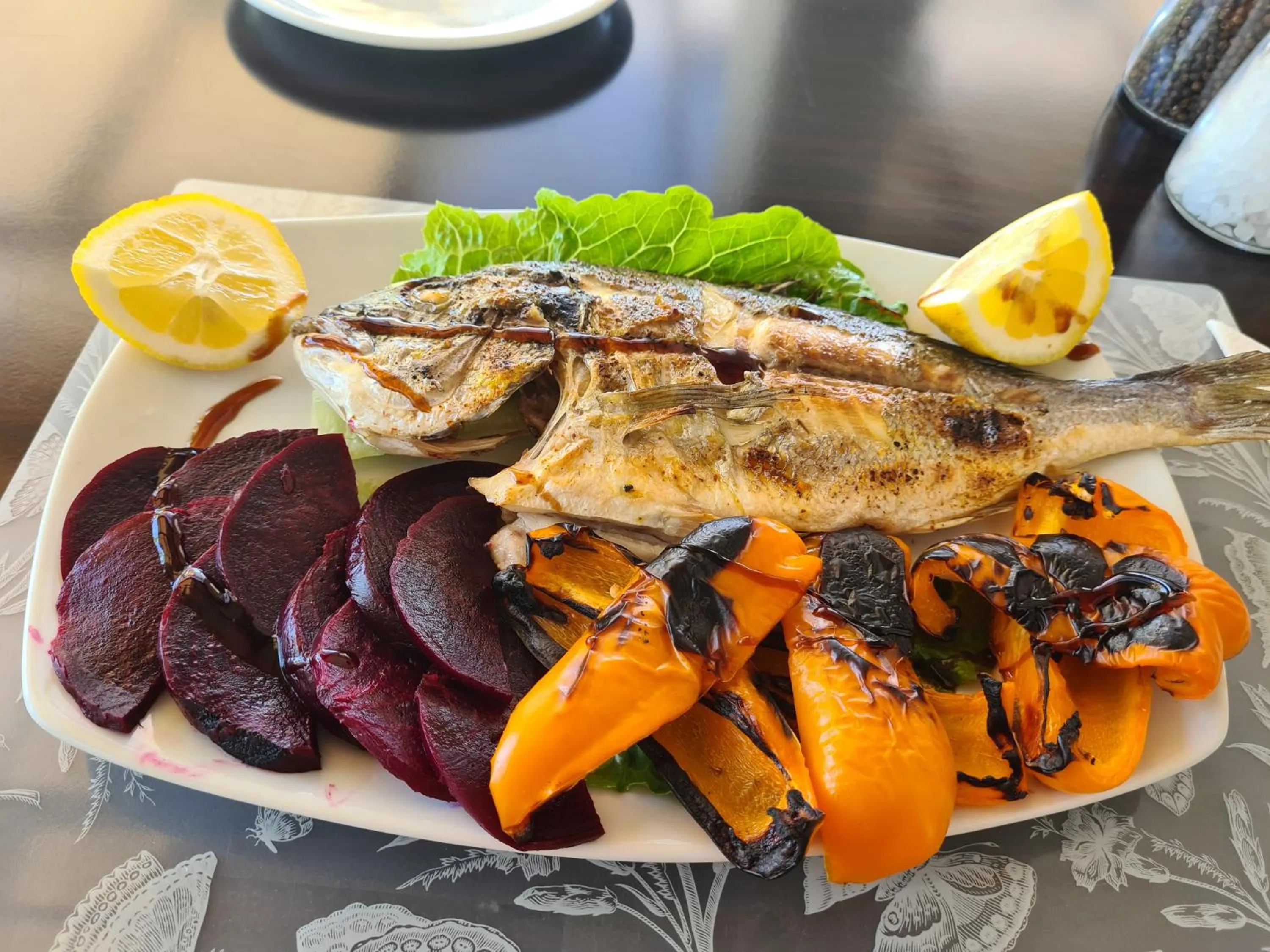 Restaurant/places to eat in Viva Tourismo Resort (naturist club)