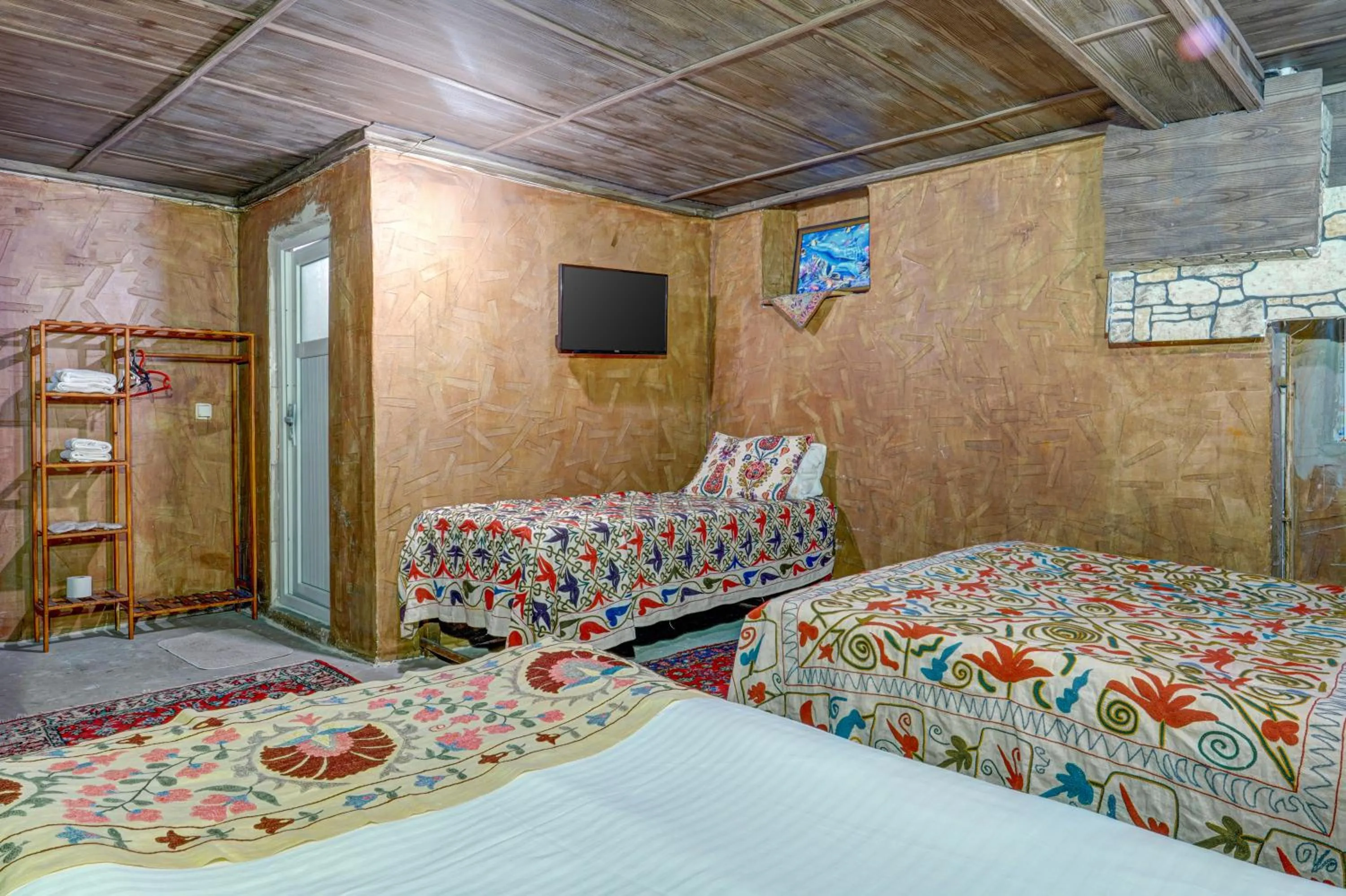 Bedroom, Bed in Atax Cave House