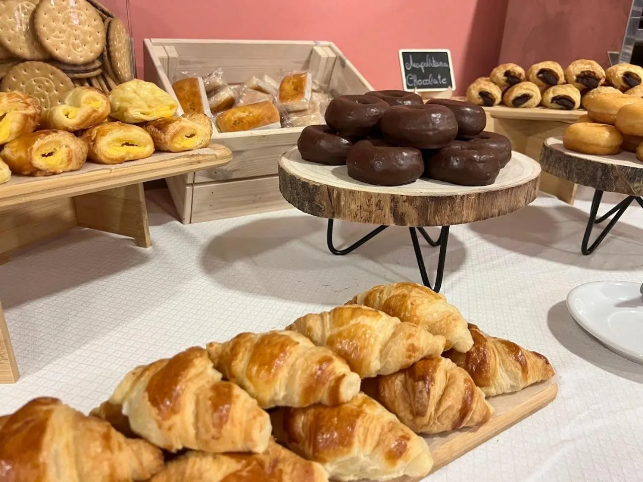 Buffet breakfast in Hotel Pinomar