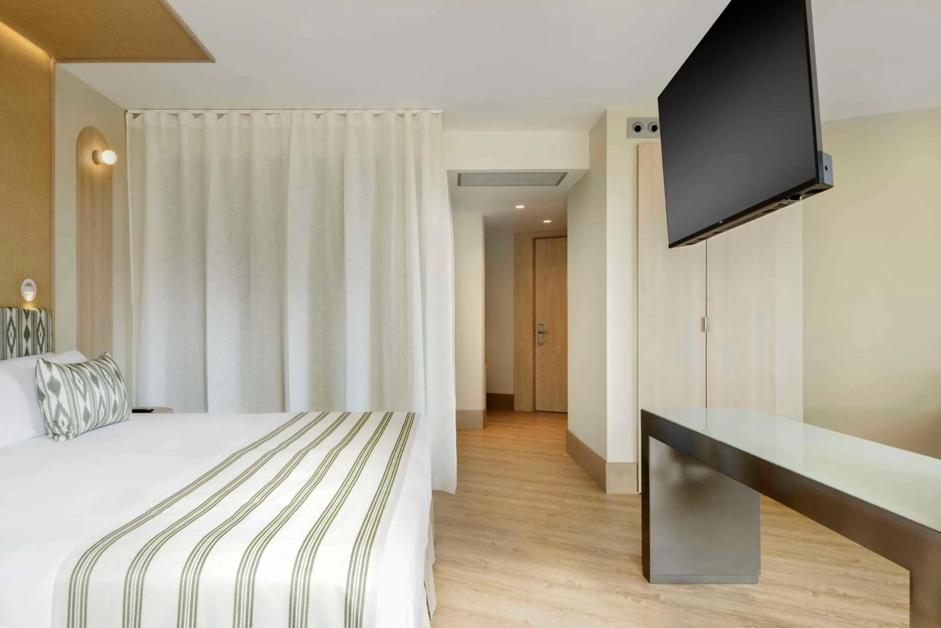 Bed in Barceló Illetas Albatros - Adults Only